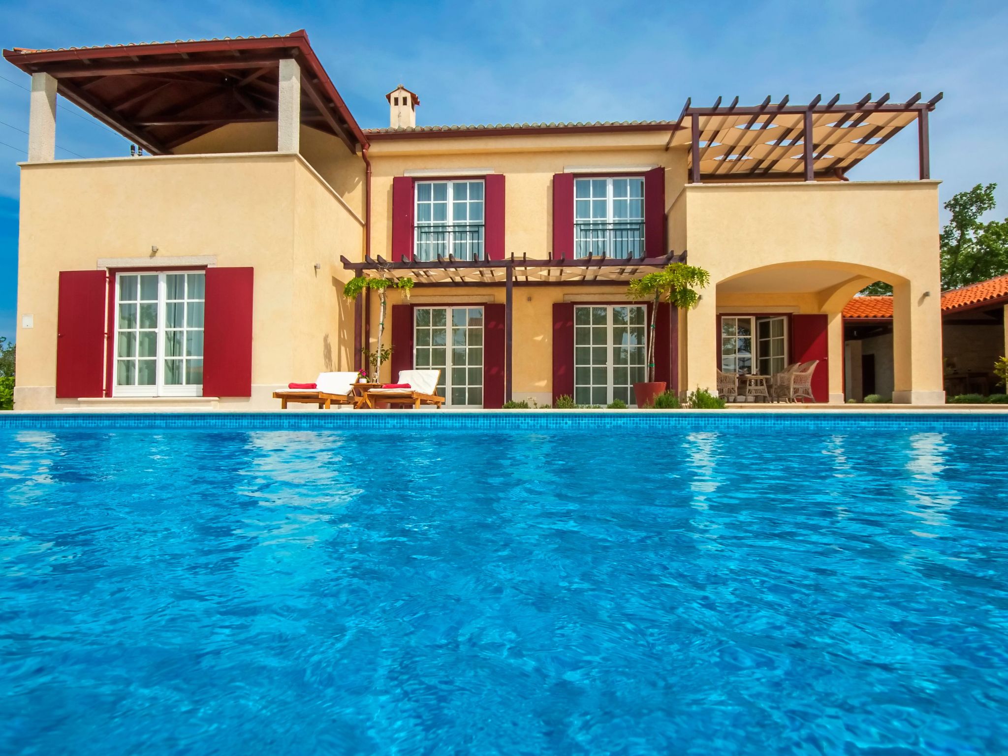 Luxus "Villa Mirna" mit Tennisplatz-Binnen