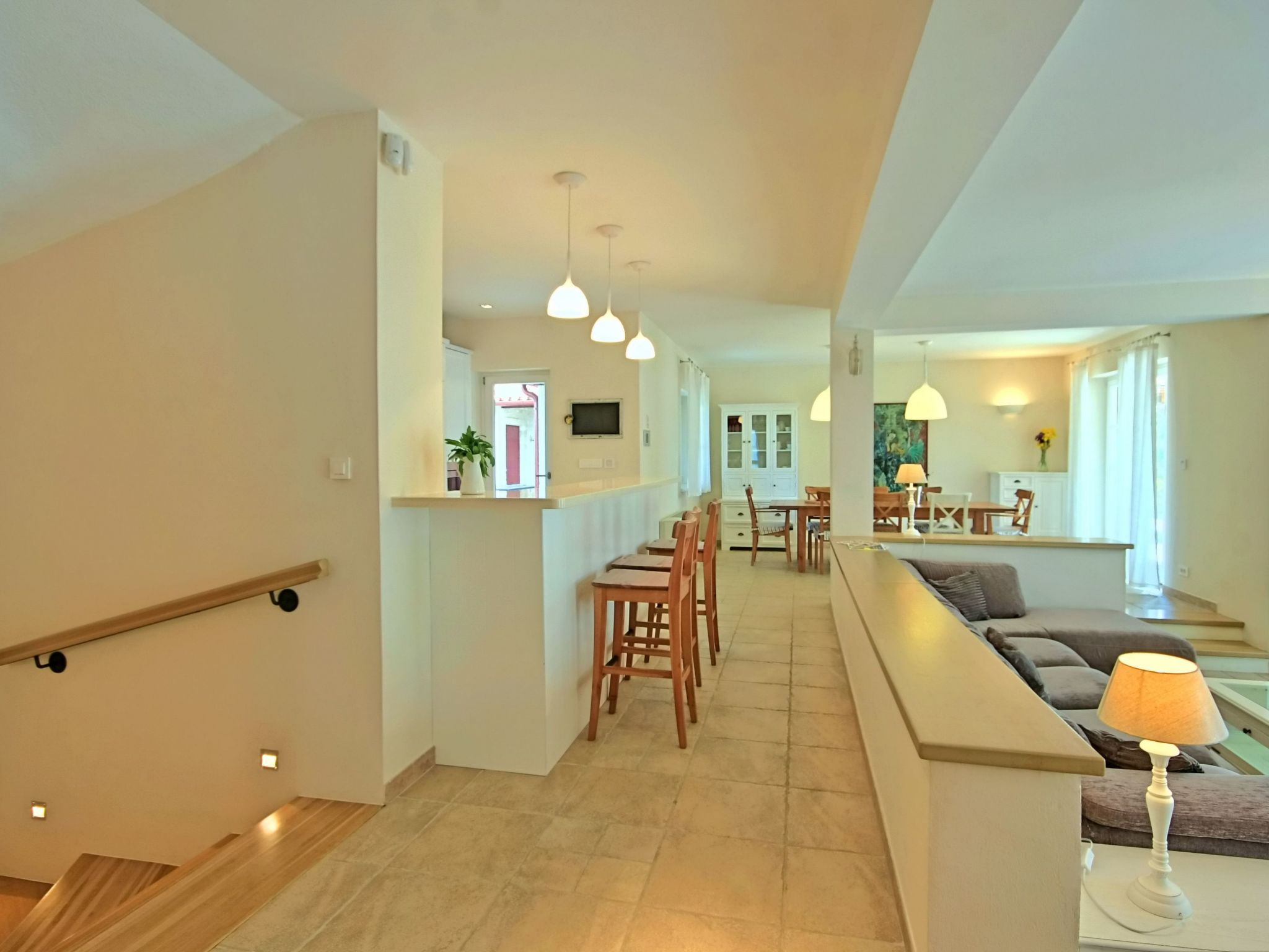 Luxus "Villa Mirna" mit Tennisplatz-Binnen