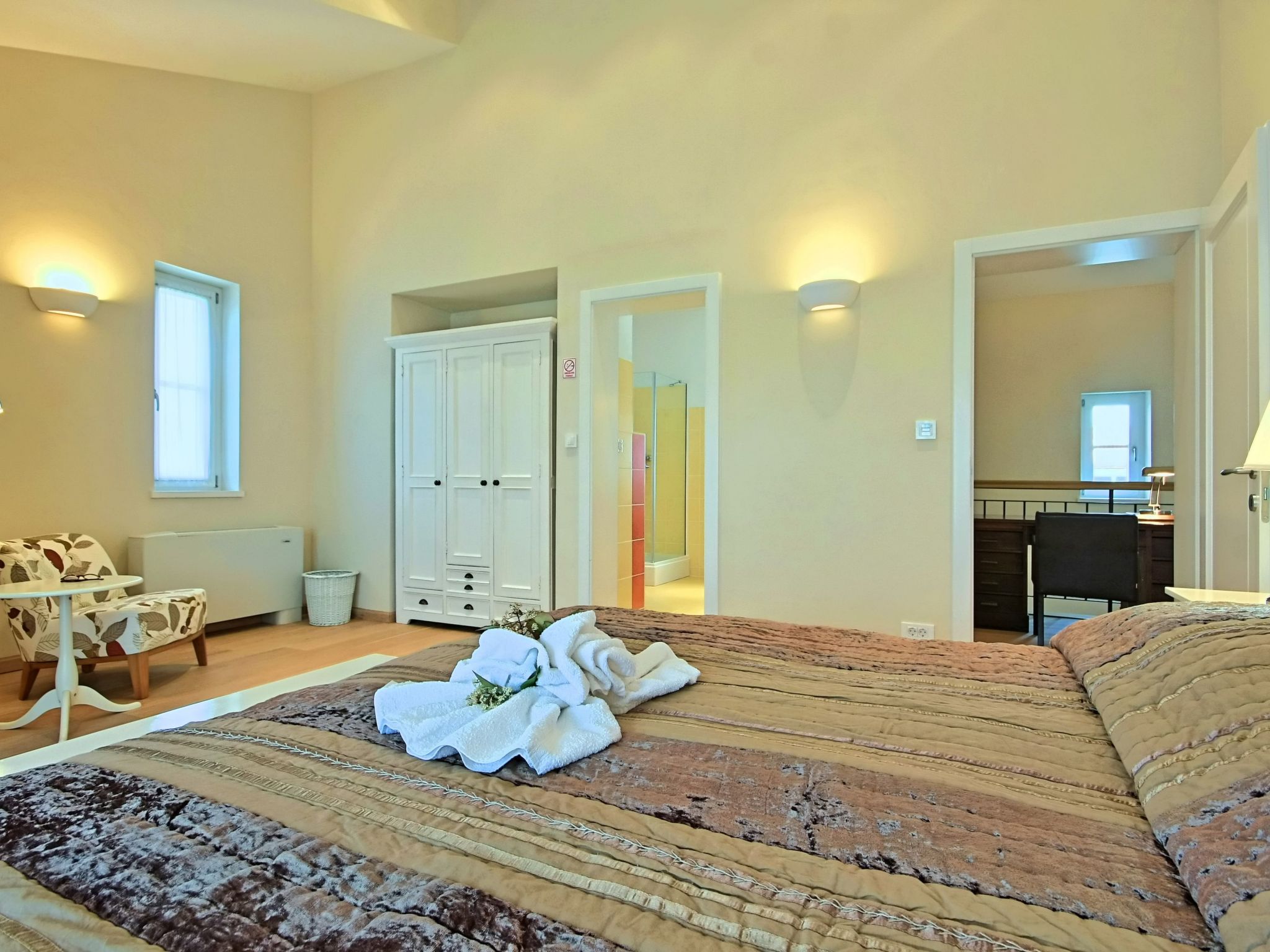 Luxus "Villa Mirna" mit Tennisplatz-Binnen