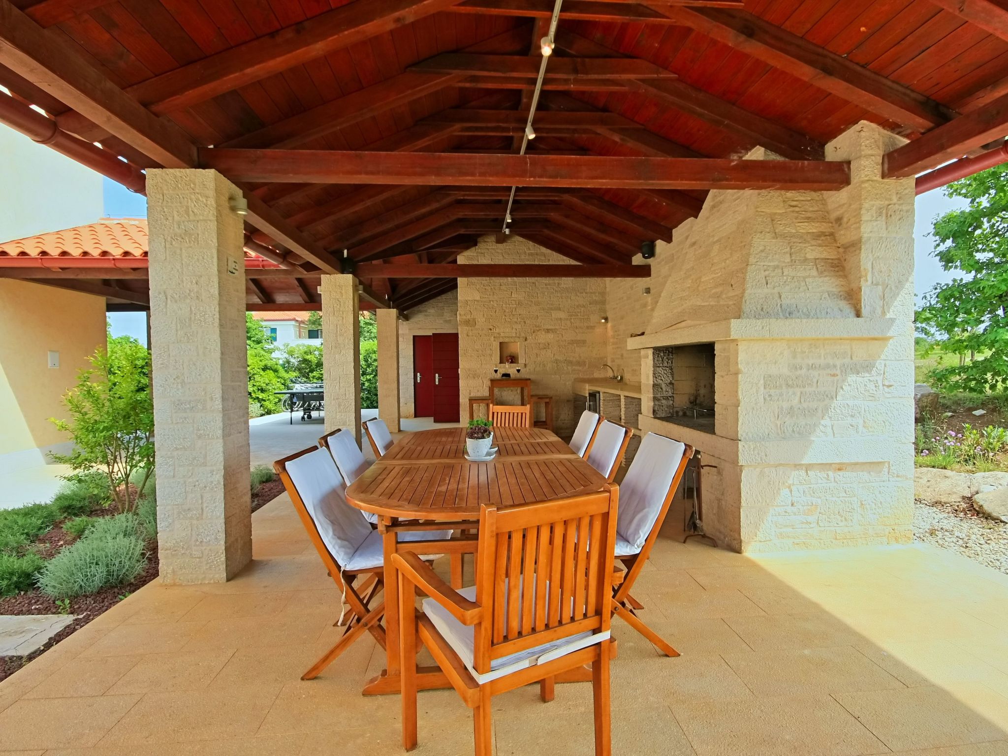 Luxus "Villa Mirna" mit Tennisplatz-Binnen