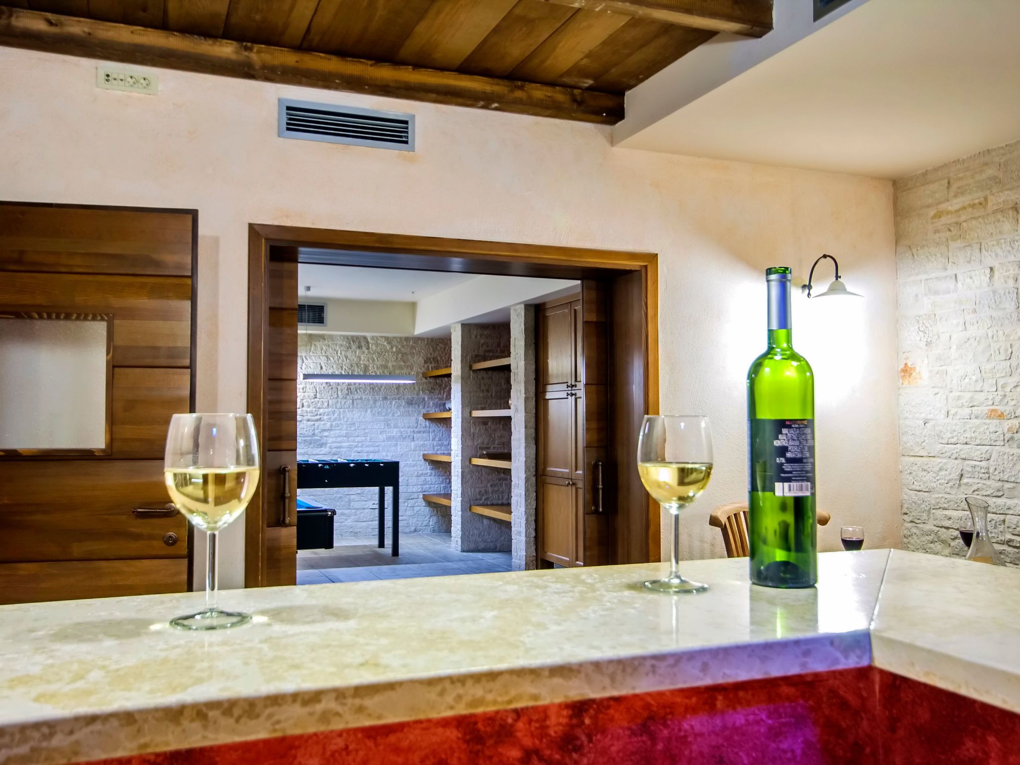 Luxus "Villa Mirna" mit Tennisplatz-Binnen