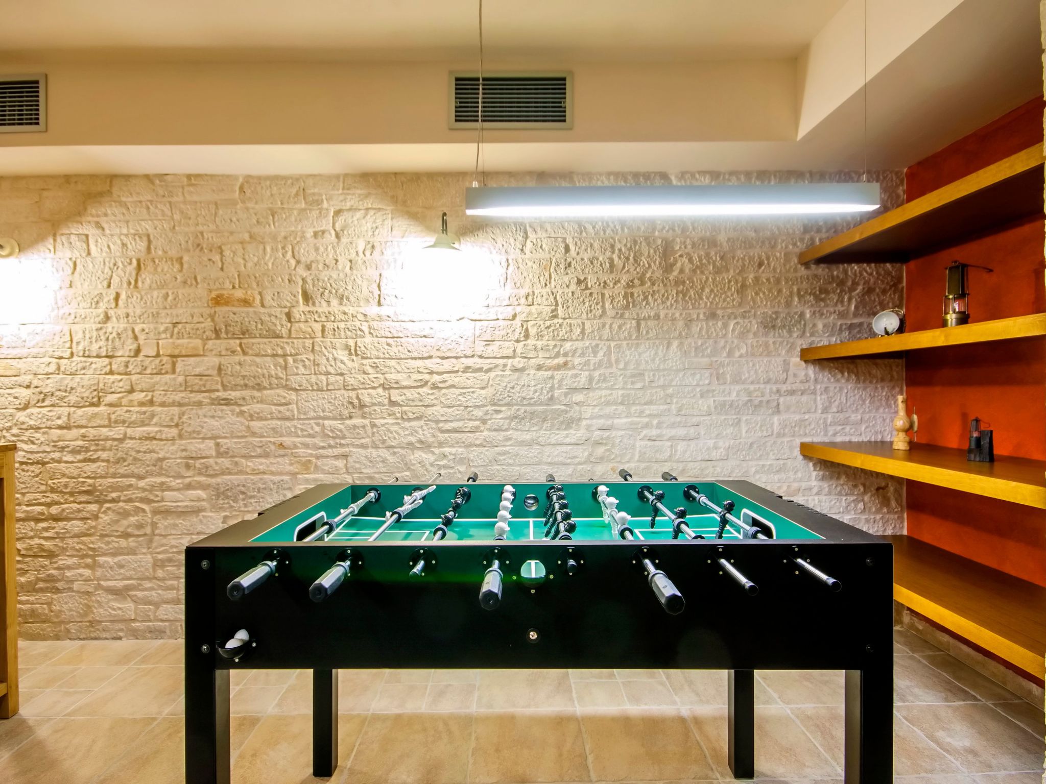 Luxus "Villa Mirna" mit Tennisplatz-Binnen