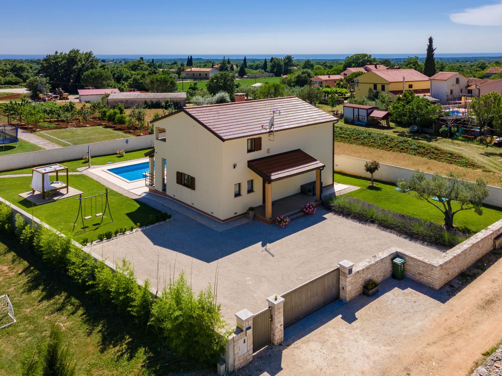 In Juršići mit Privatem Pool-Binnen