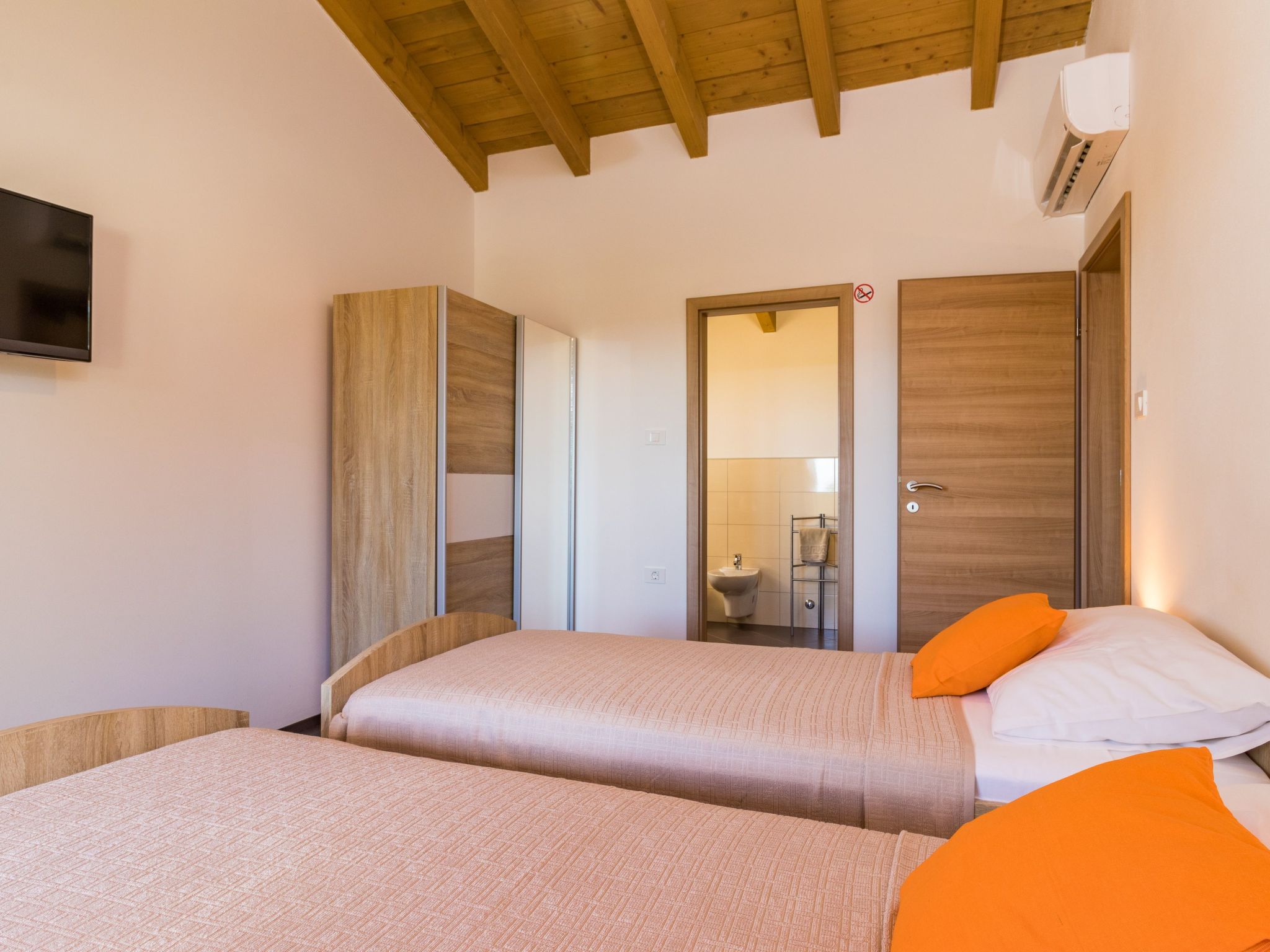 Beeindruckende Luxusvilla mit beheiztem Privatpool-Binnen