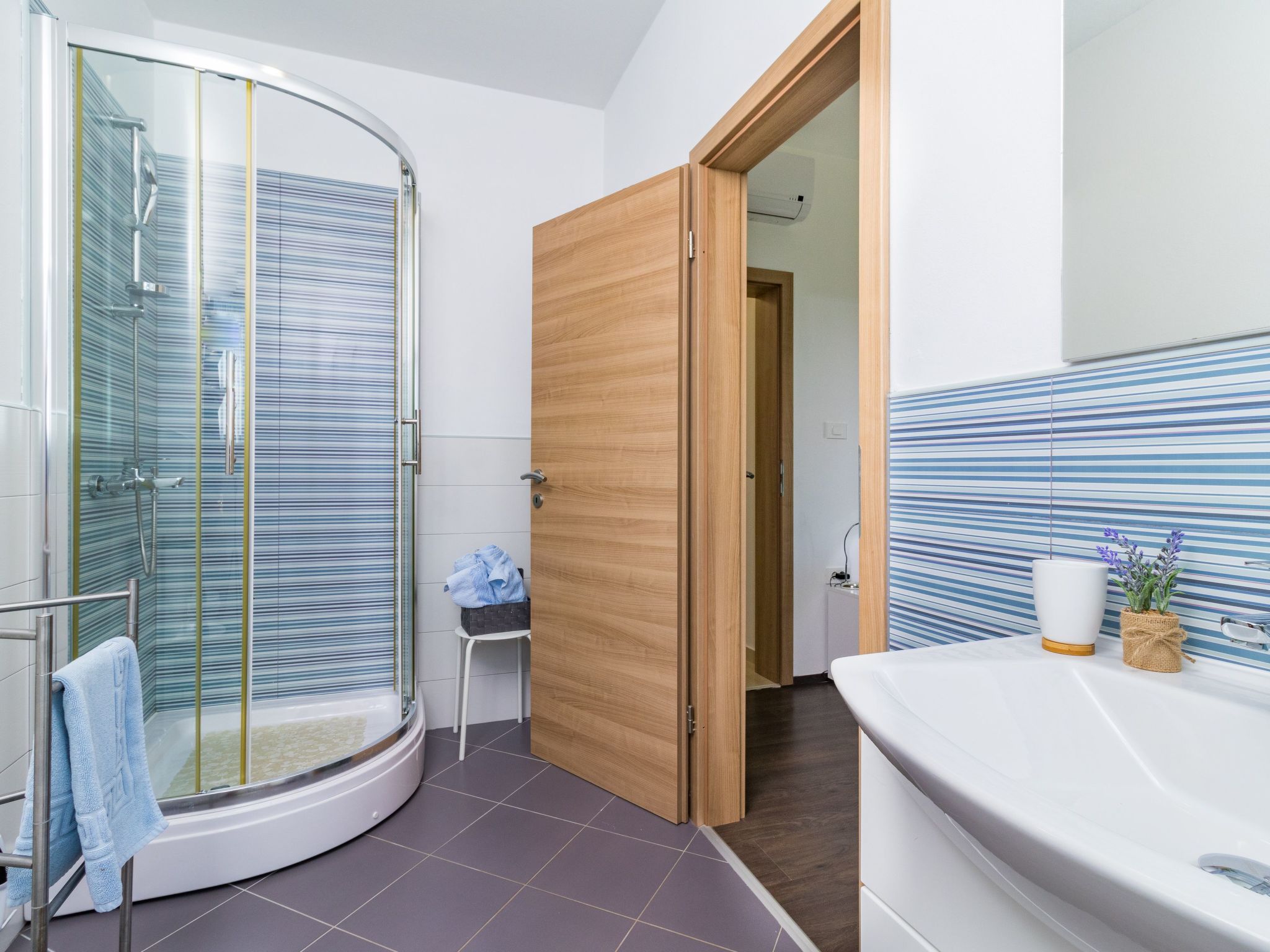 Beeindruckende Luxusvilla mit beheiztem Privatpool-Binnen