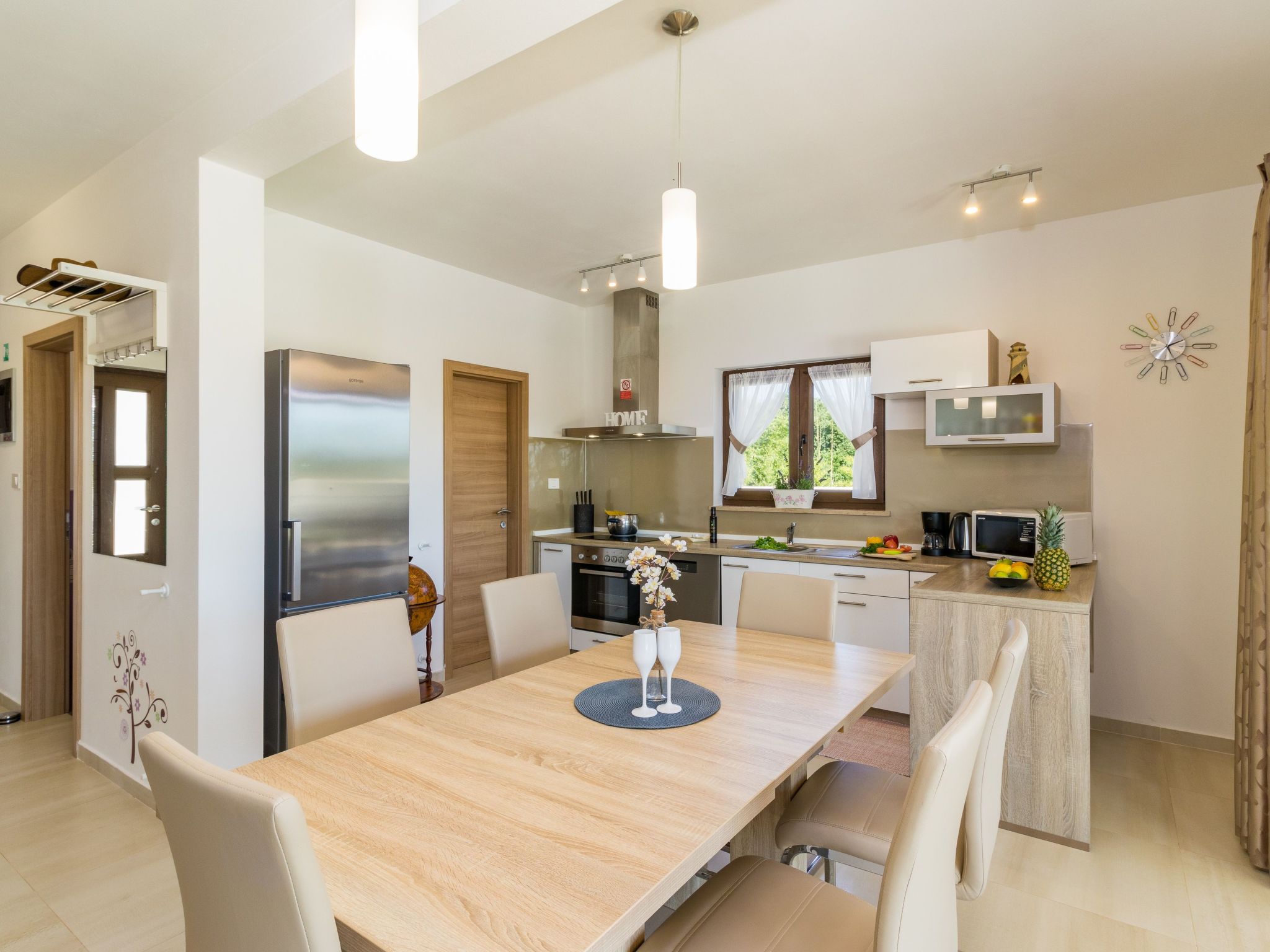 Beeindruckende Luxusvilla mit beheiztem Privatpool-Binnen