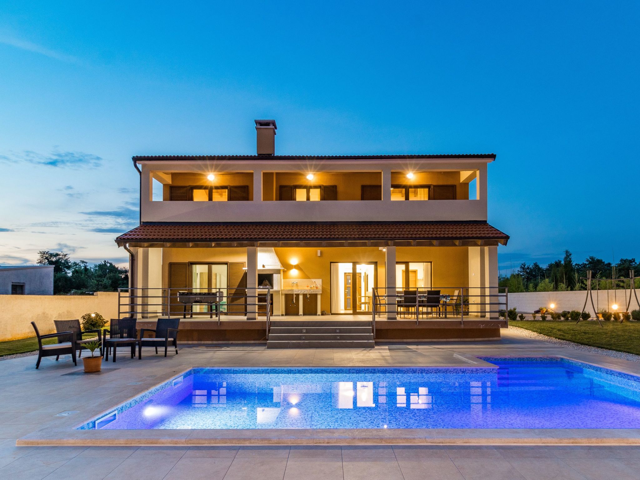 Beeindruckende Luxusvilla mit beheiztem Privatpool-Binnen