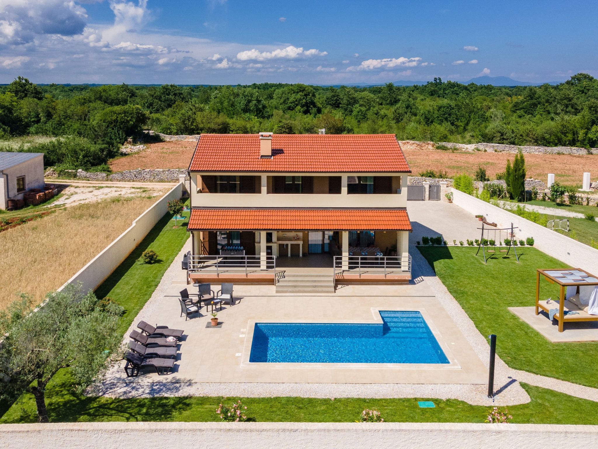 Beeindruckende Luxusvilla mit beheiztem Privatpool-Binnen