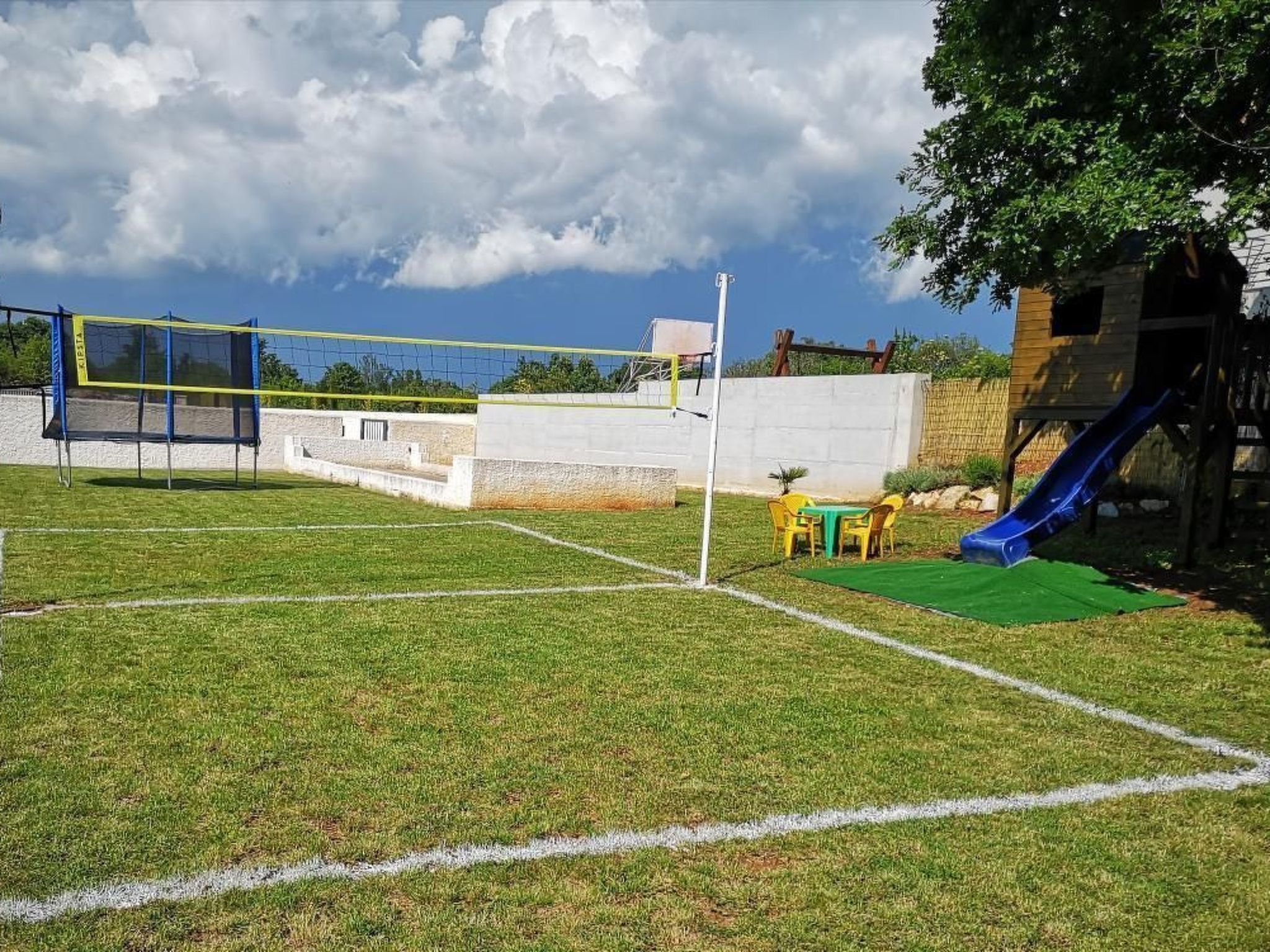 Beeindruckende Luxusvilla mit beheiztem Privatpool-Binnen