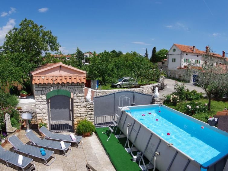 Im Dorf Peresiji - Bale