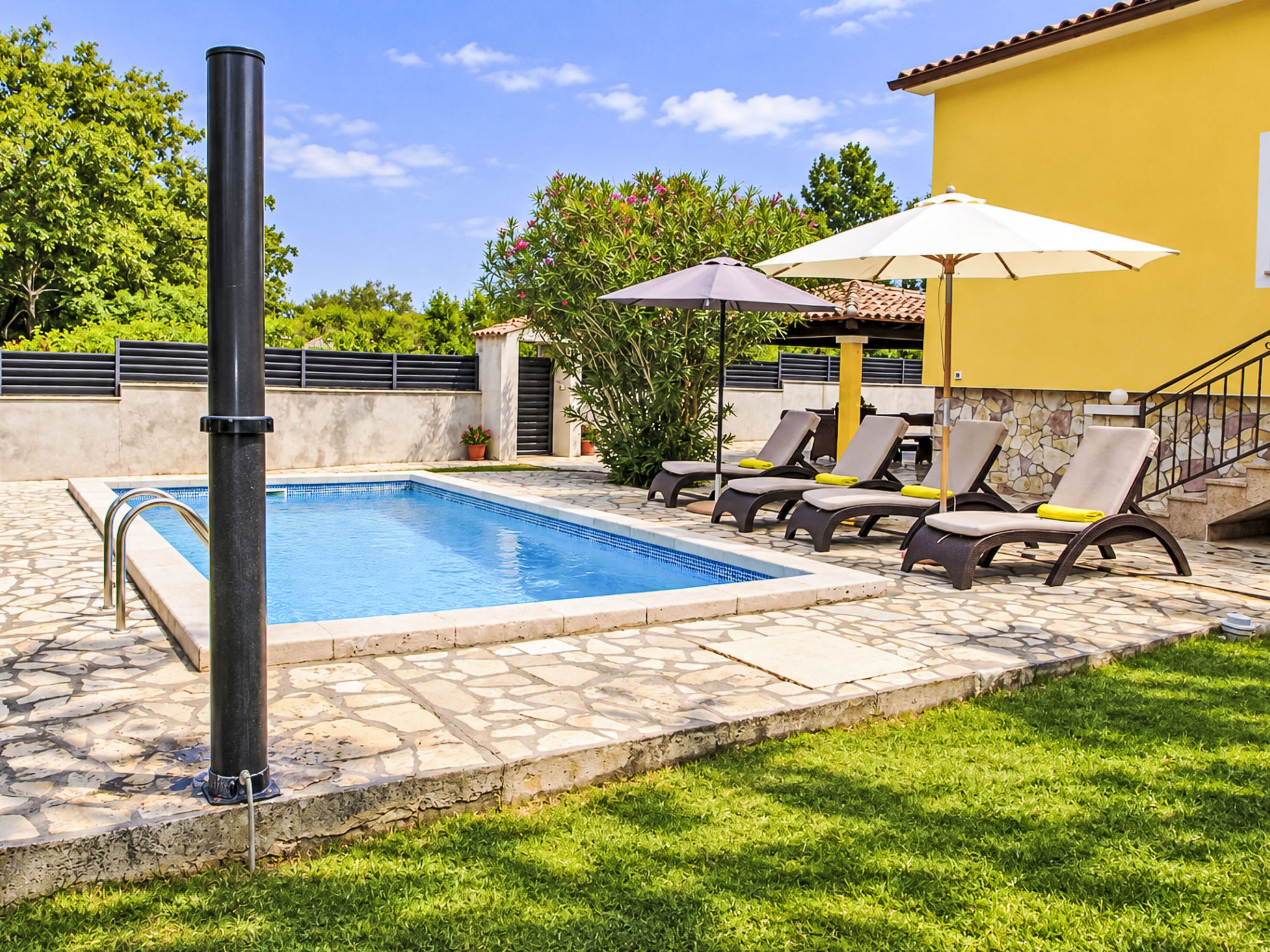 Villa Sandi im Dorf Juršići - Outside