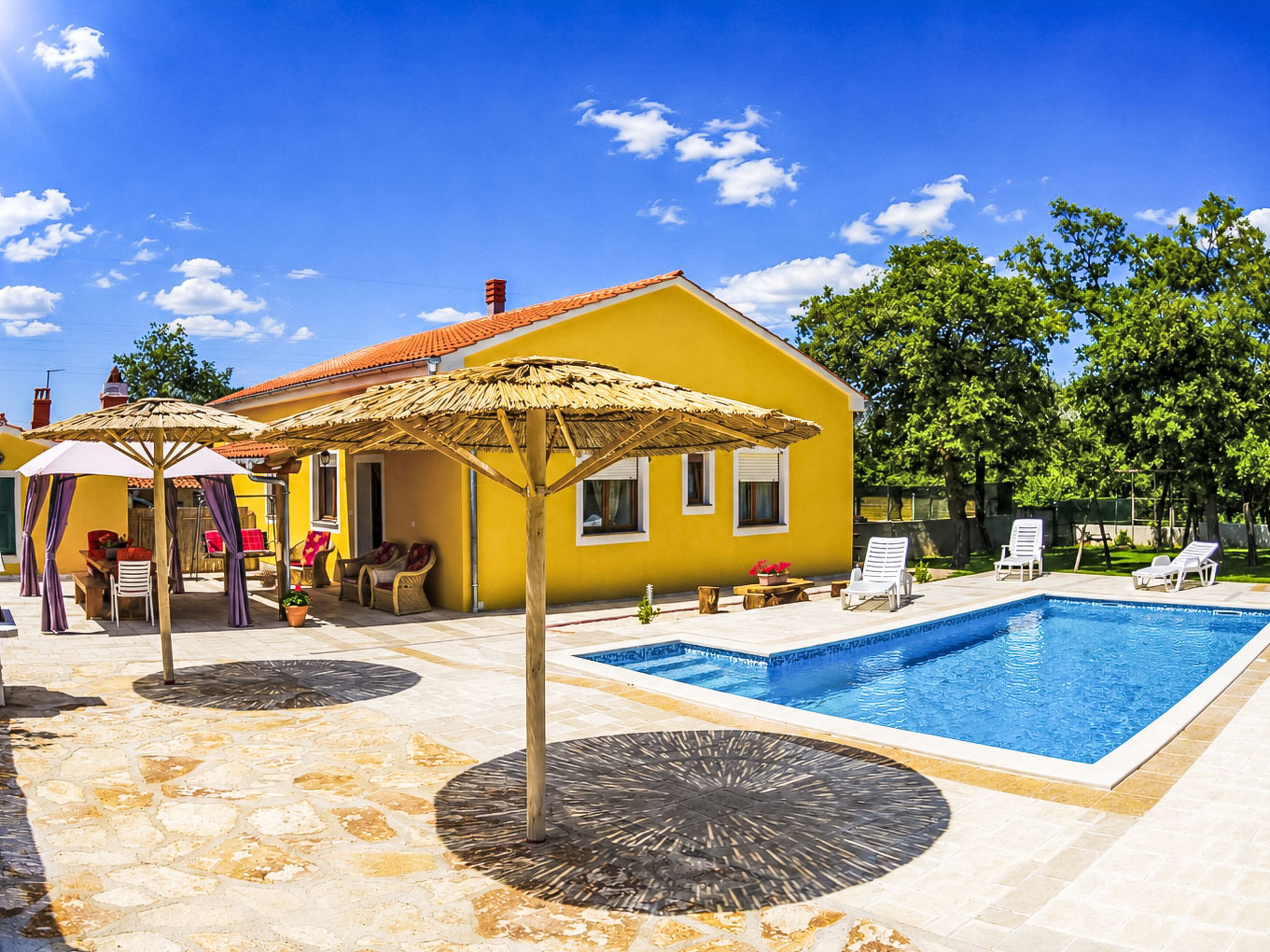 Haus in Sveti Kirin mit Privatem Pool, 4 Schlafzimmer