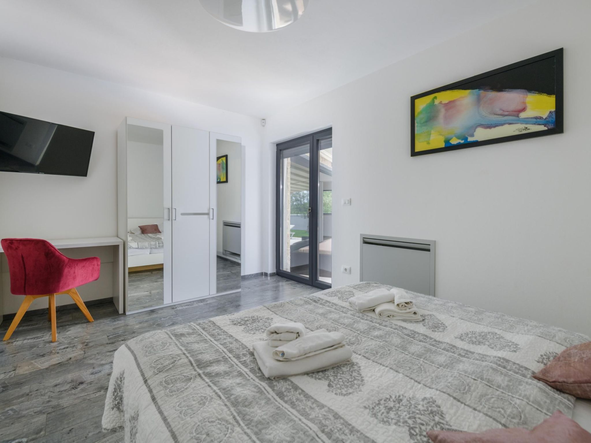 Villa EmMa mit 5 Schlafzimmern und beheiztem Pool-Image-tags.info