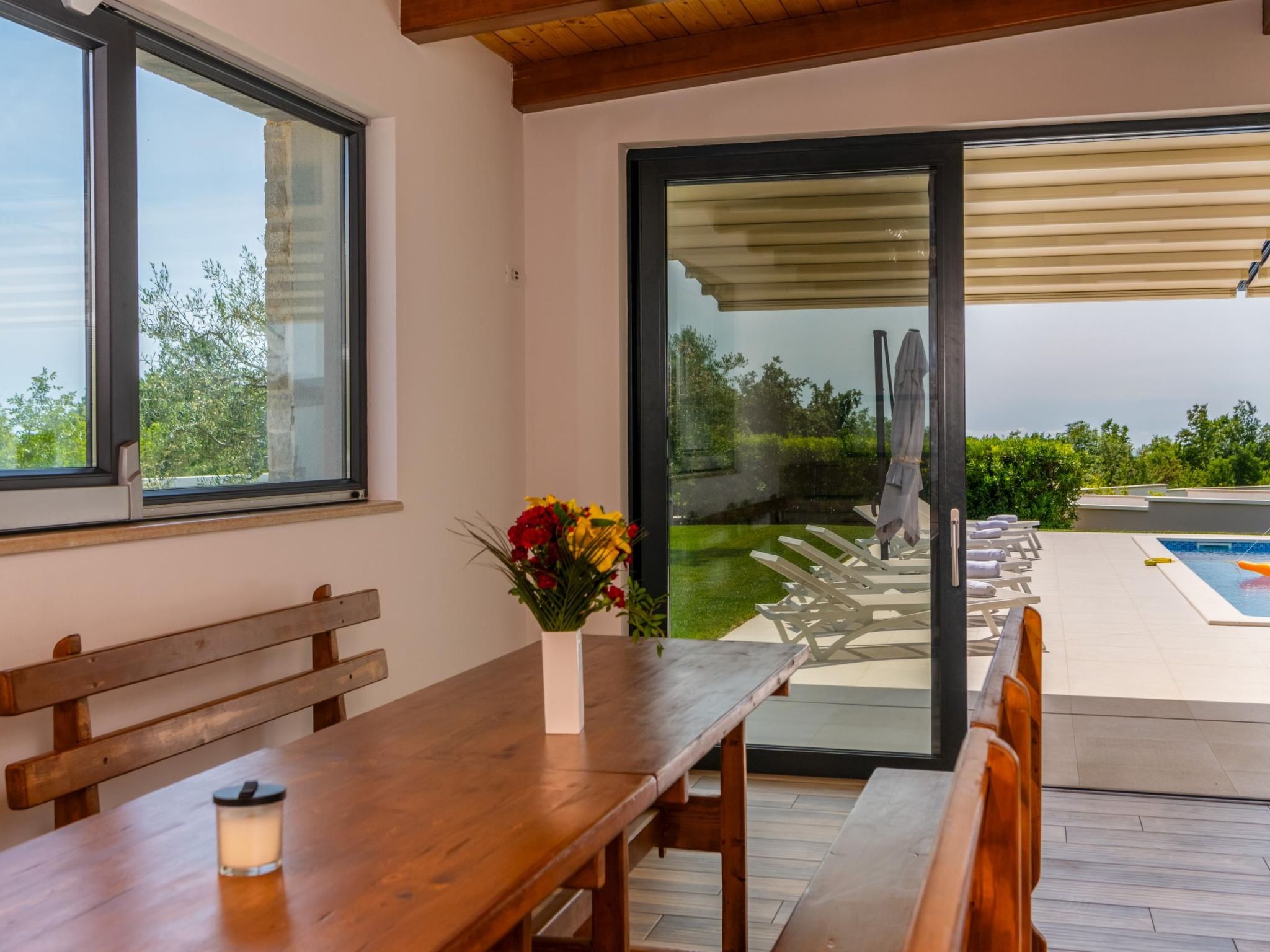 Villa EmMa mit 5 Schlafzimmern und beheiztem Pool-Image-tags.info