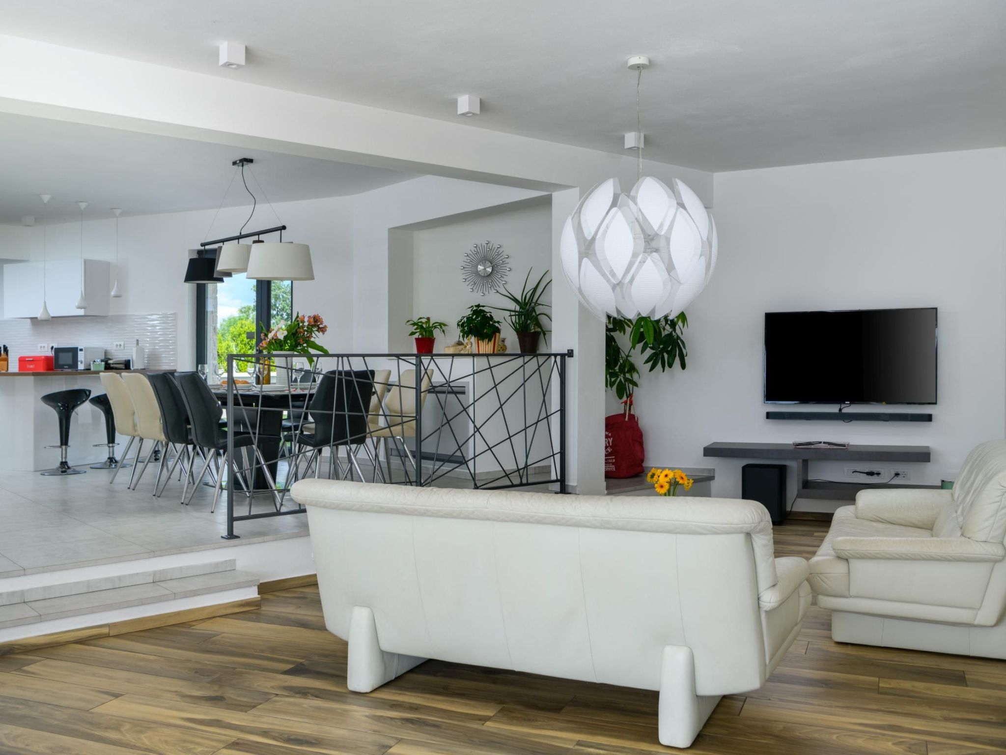 Villa EmMa mit 5 Schlafzimmern und beheiztem Pool-Image-tags.info