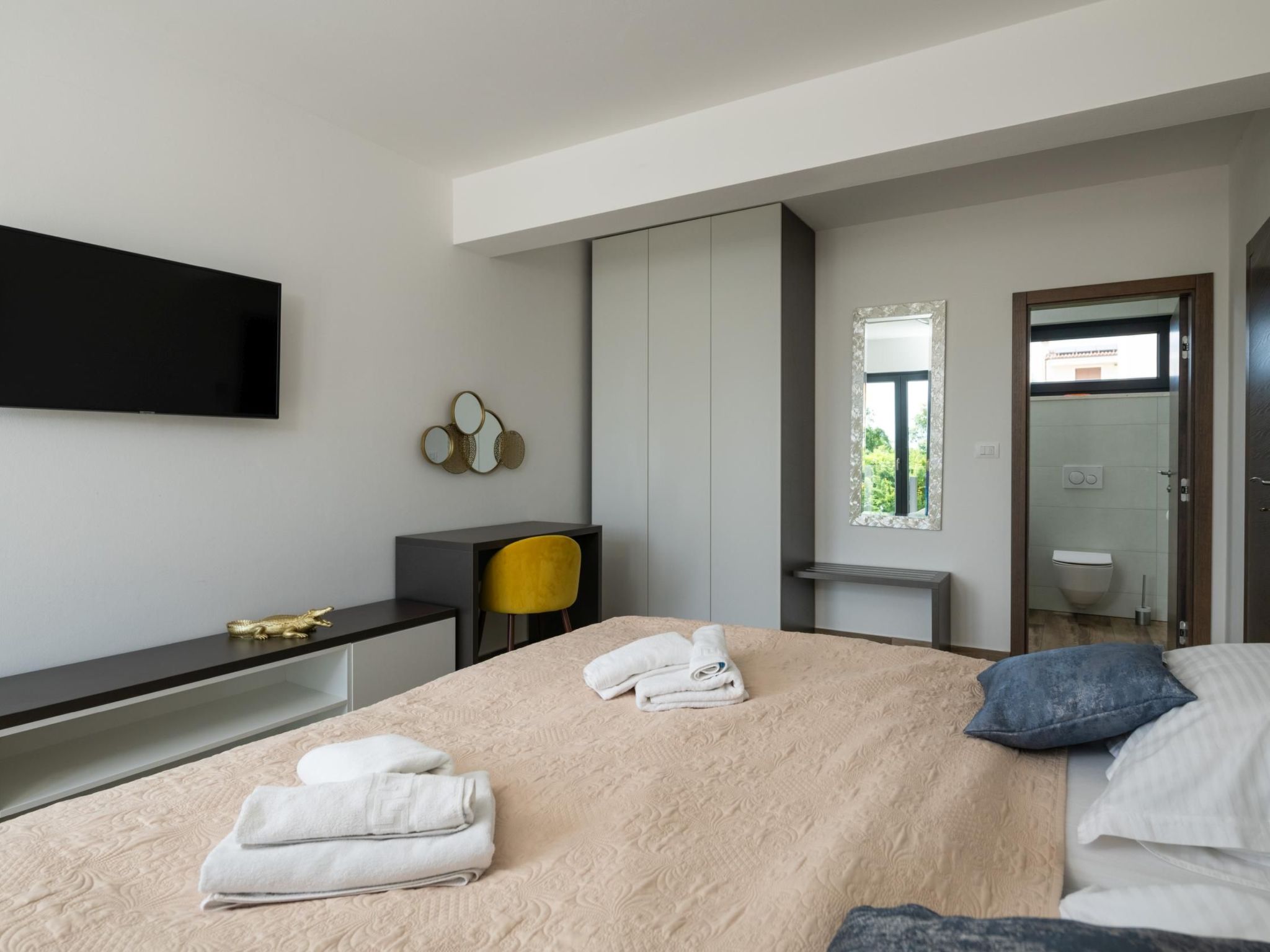 Villa EmMa mit 5 Schlafzimmern und beheiztem Pool-Image-tags.info