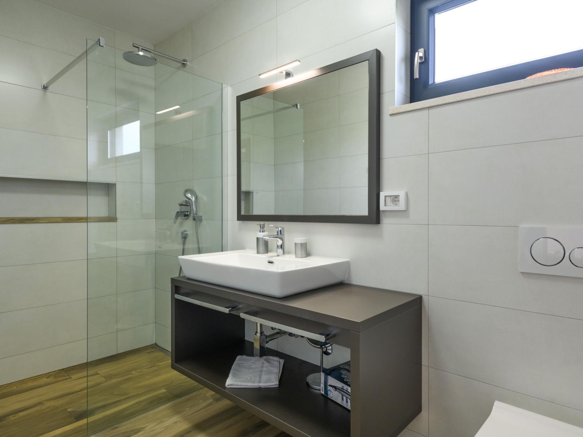 Villa EmMa mit 5 Schlafzimmern und beheiztem Pool-Image-tags.info