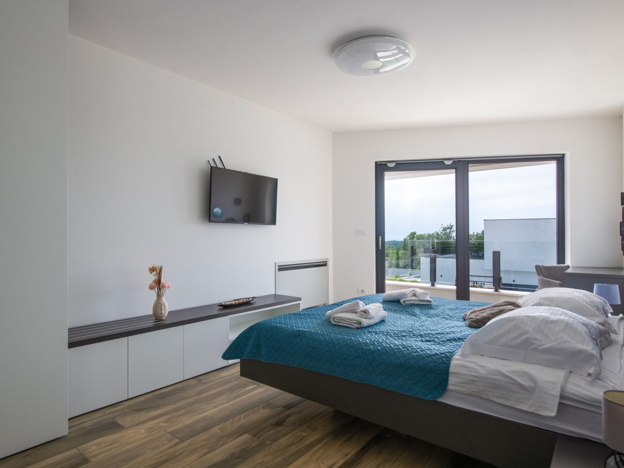 Villa EmMa mit 5 Schlafzimmern und beheiztem Pool-Image-tags.info