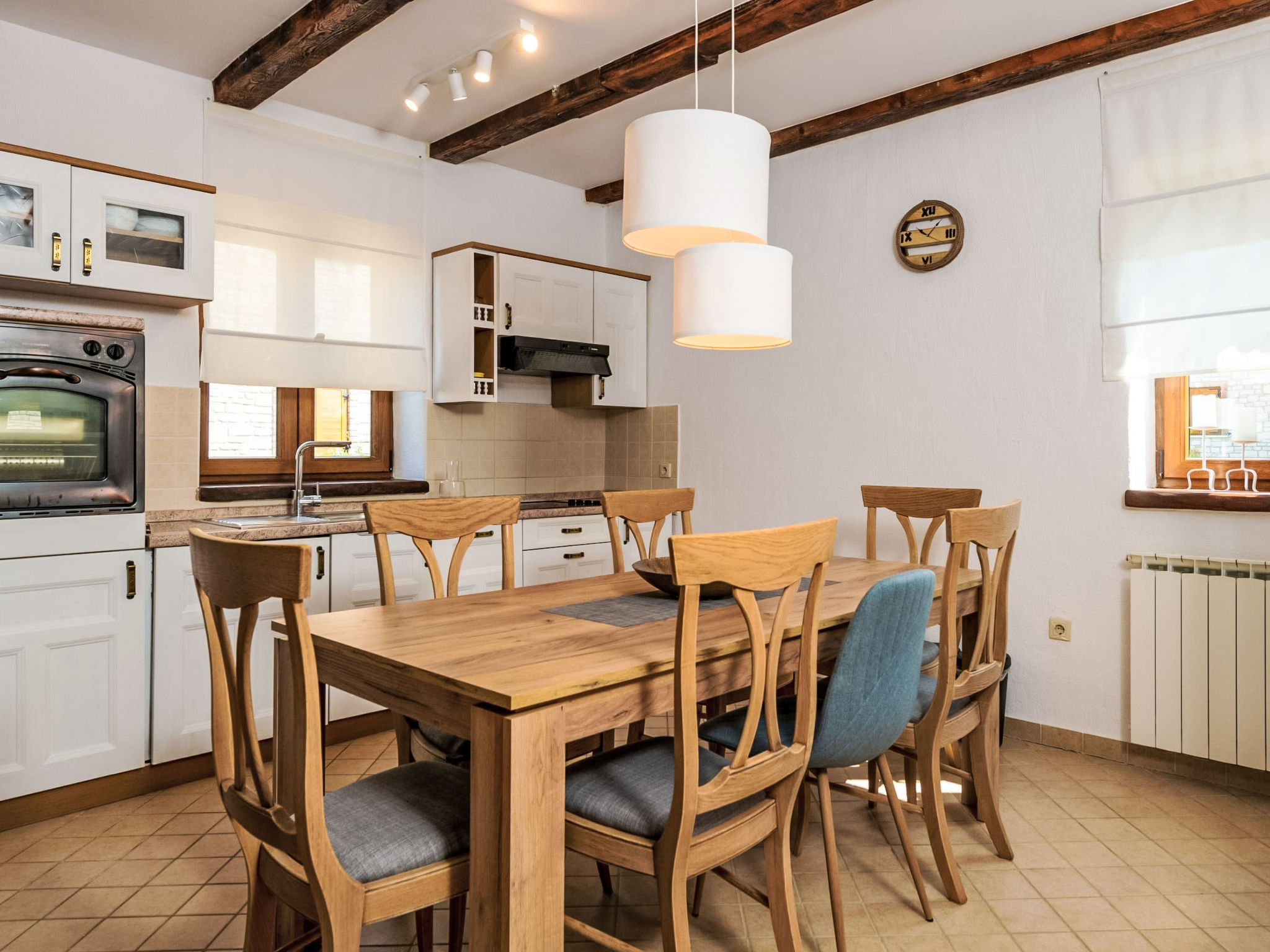 Maison Villa Wish mit beheiztem Pool – Cuisine et coin repas, photo 21 sur 46
