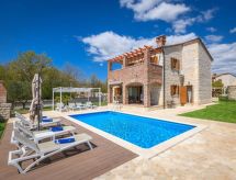 Villa Paradis: Uw privéparadijs met verwarmd zwembad in Istrië - thumbnail 1