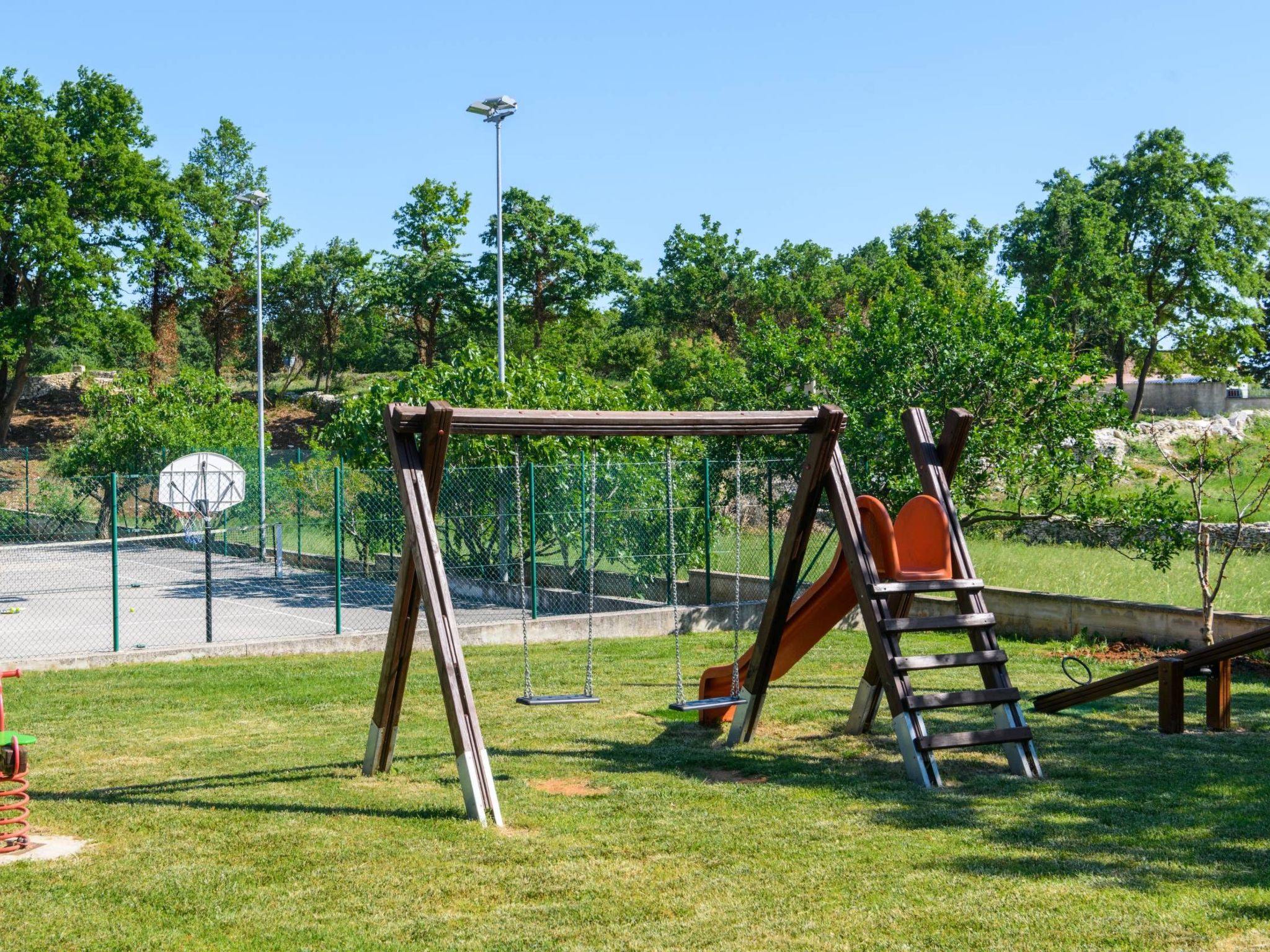 Villa Grande, klimatisiert und mit Pool in Jursici-Binnen