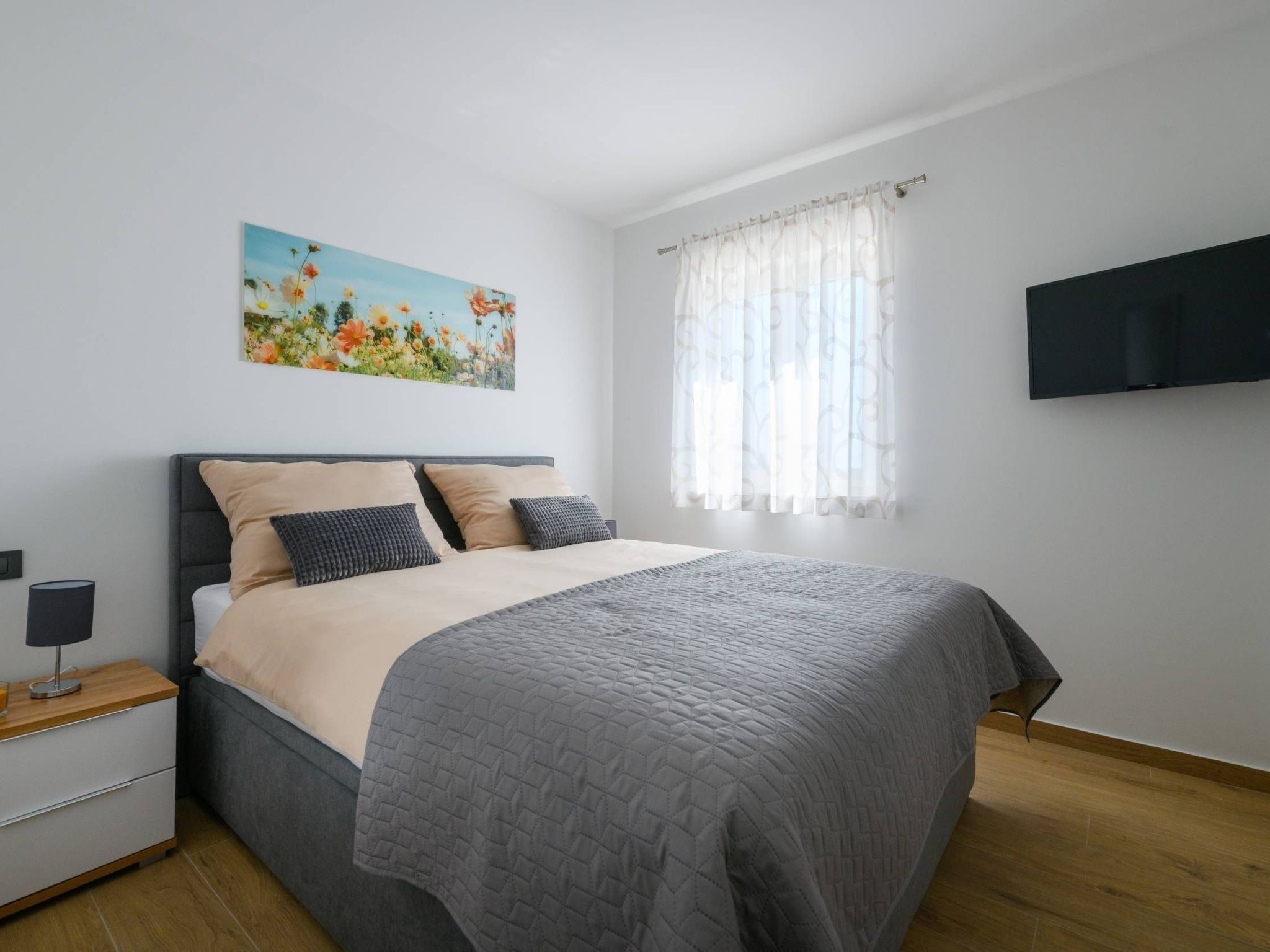 Villa Grande, klimatisiert und mit Pool in Jursici-Binnen