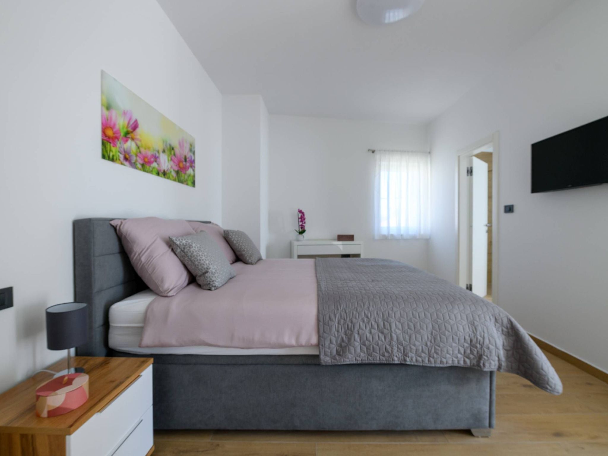 Villa Grande, klimatisiert und mit Pool in Jursici-Binnen