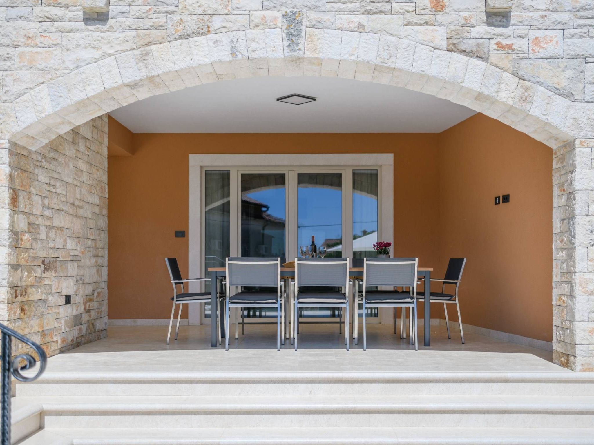 Villa Grande, klimatisiert und mit Pool in Jursici-Binnen