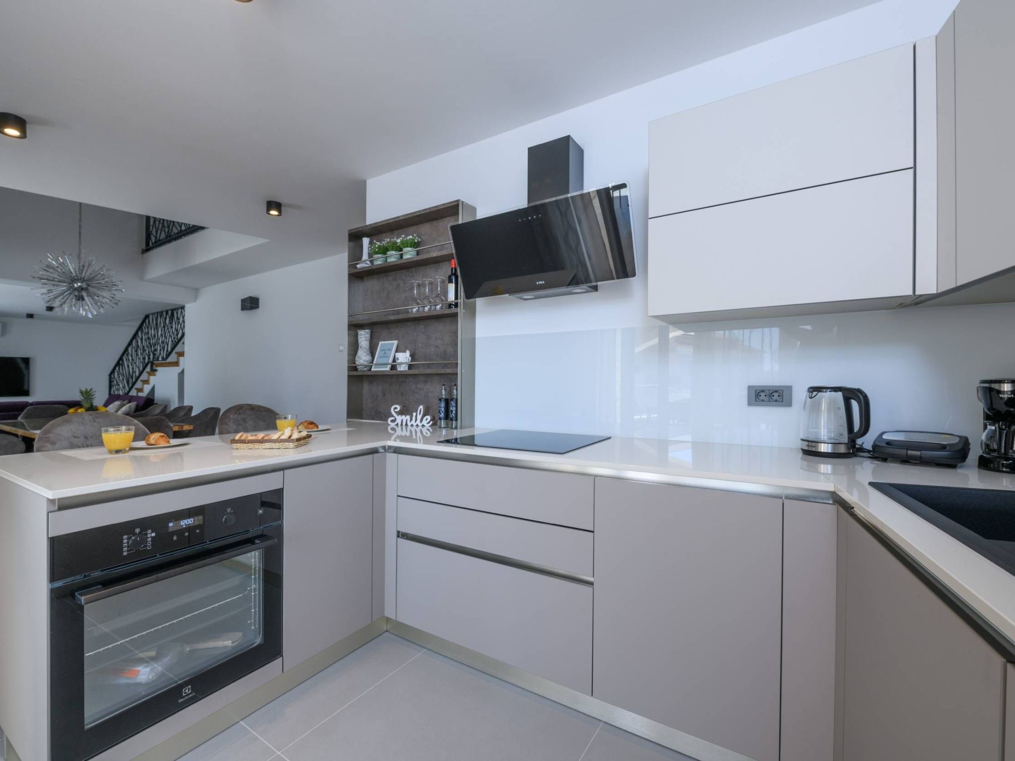 Villa Grande, klimatisiert und mit Pool in Jursici-Binnen