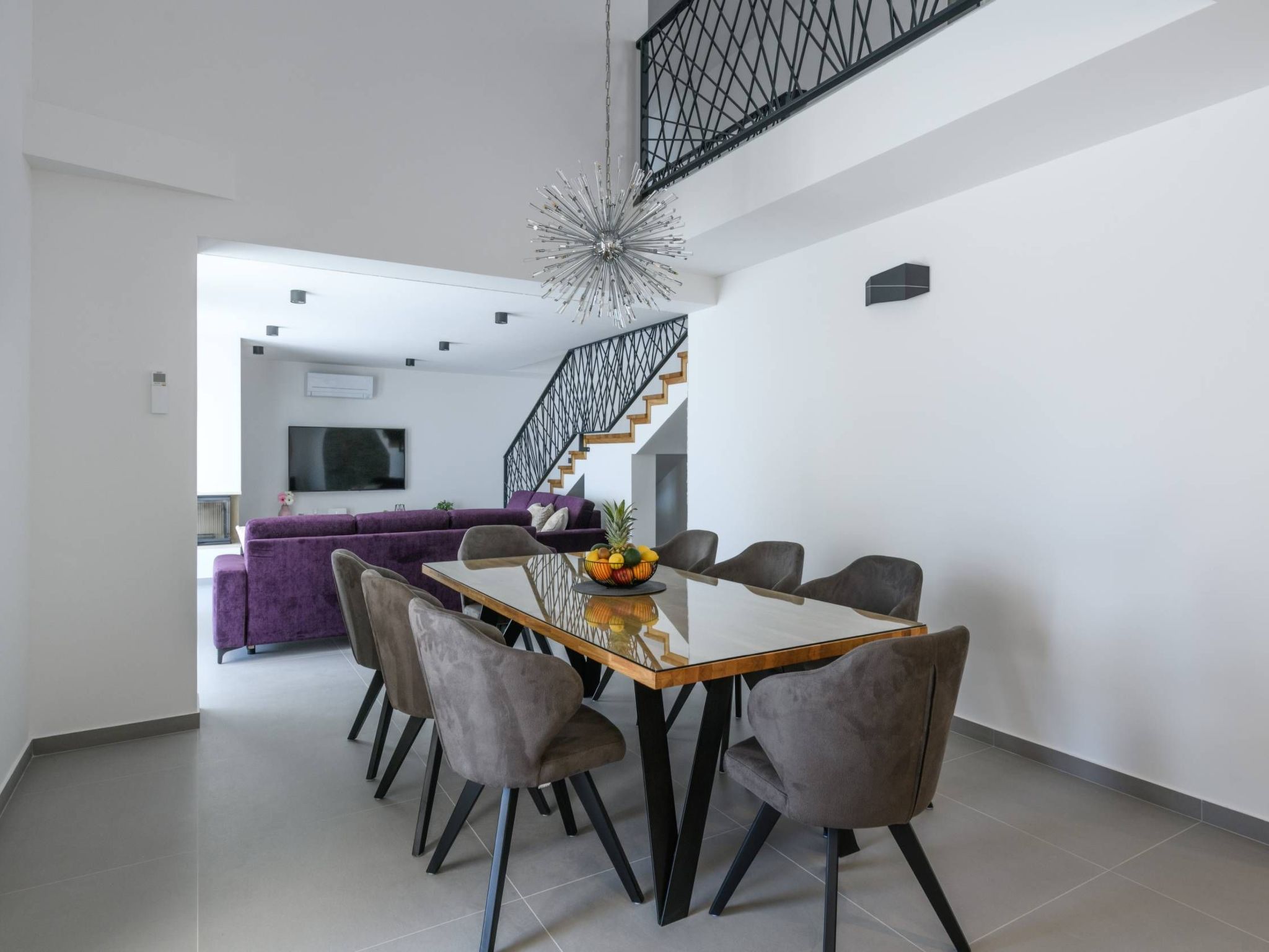 Villa Grande, klimatisiert und mit Pool in Jursici-Binnen