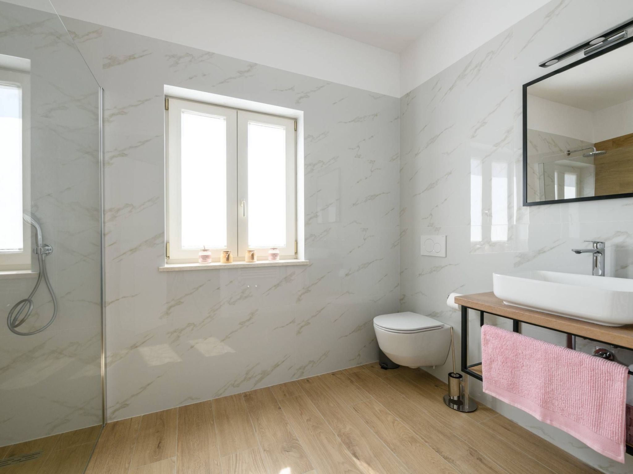 Villa Grande, klimatisiert und mit Pool in Jursici-Binnen