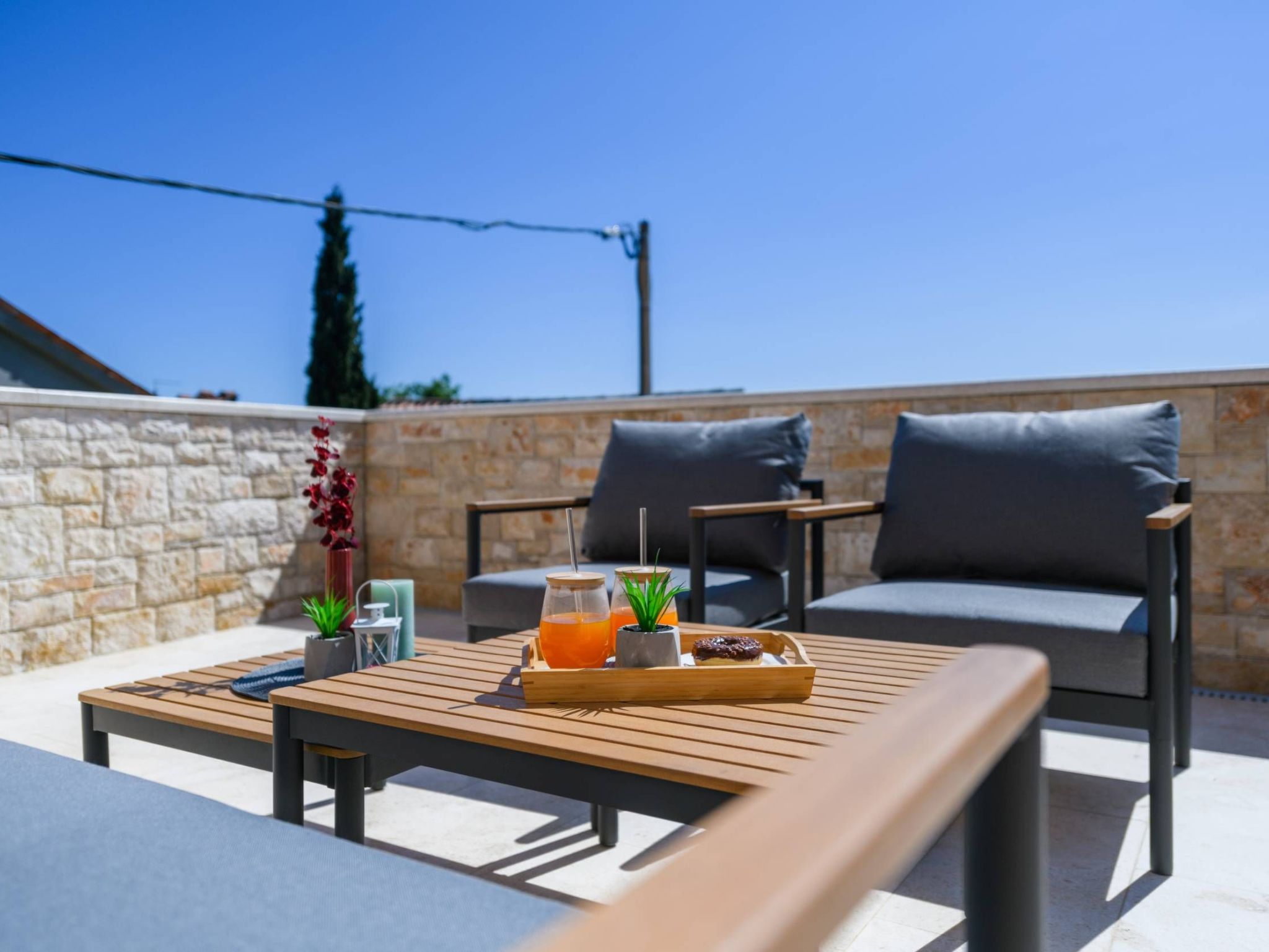 Villa Grande, klimatisiert und mit Pool in Jursici-Binnen