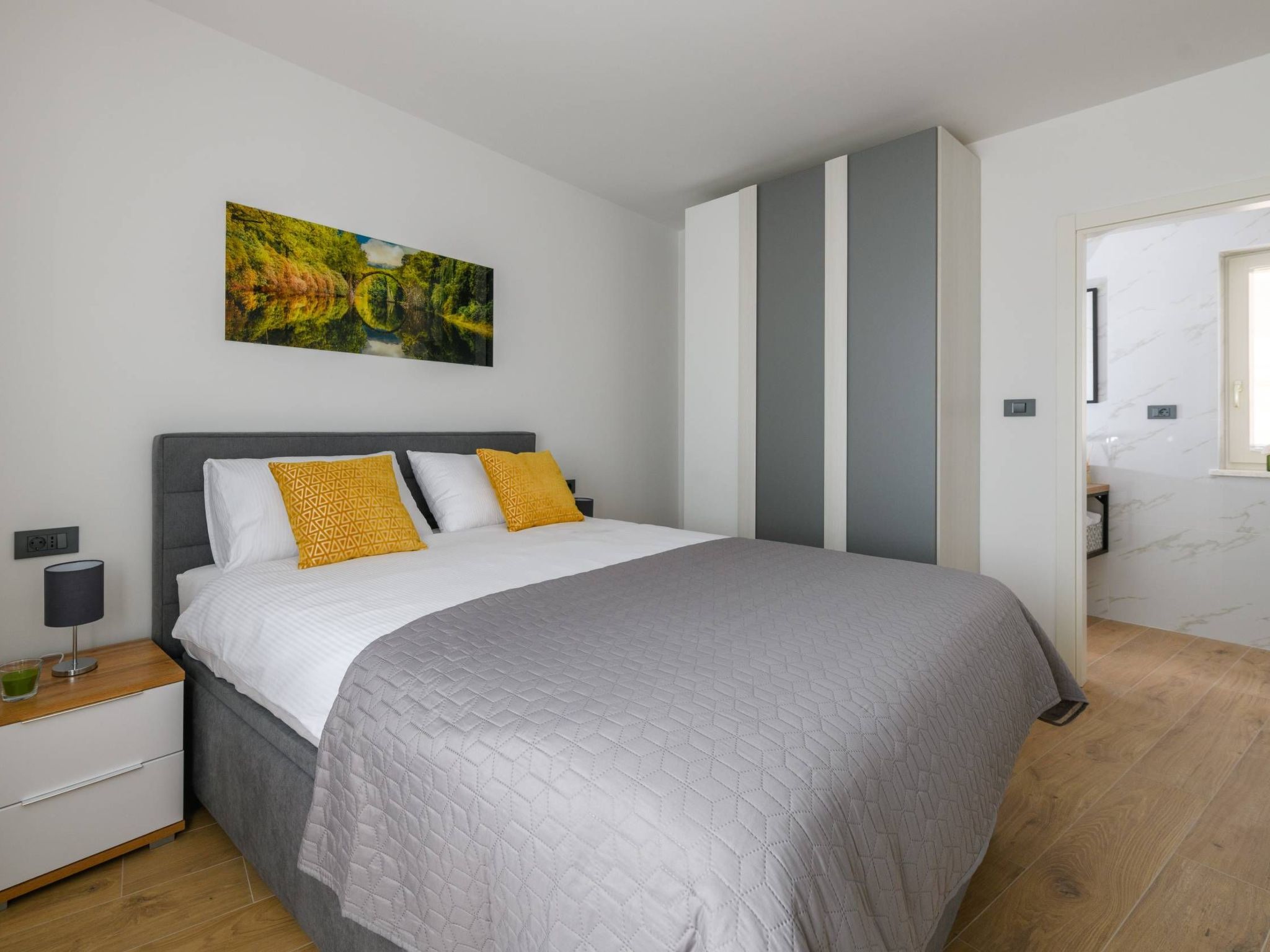 Villa Grande, klimatisiert und mit Pool in Jursici-Binnen