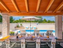 Villa Nicole: Ruim familieparadijs met privézwembad bij Bokordići - thumbnail 3