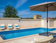 Villa Nicole: Ruim familieparadijs met privézwembad bij Bokordići - thumbnail 4