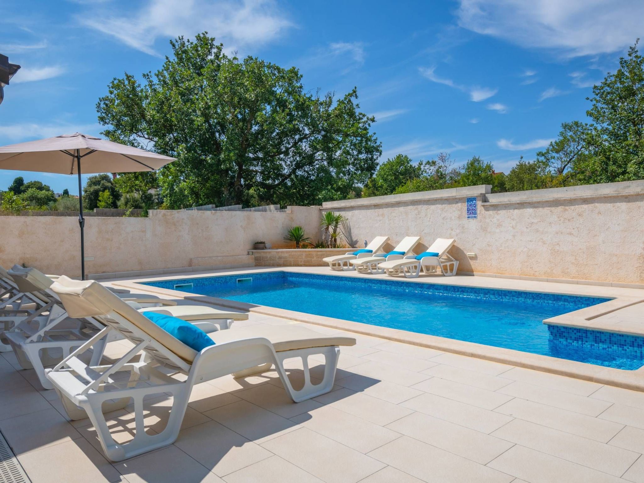 Family villa Nicole-Image-tags.info