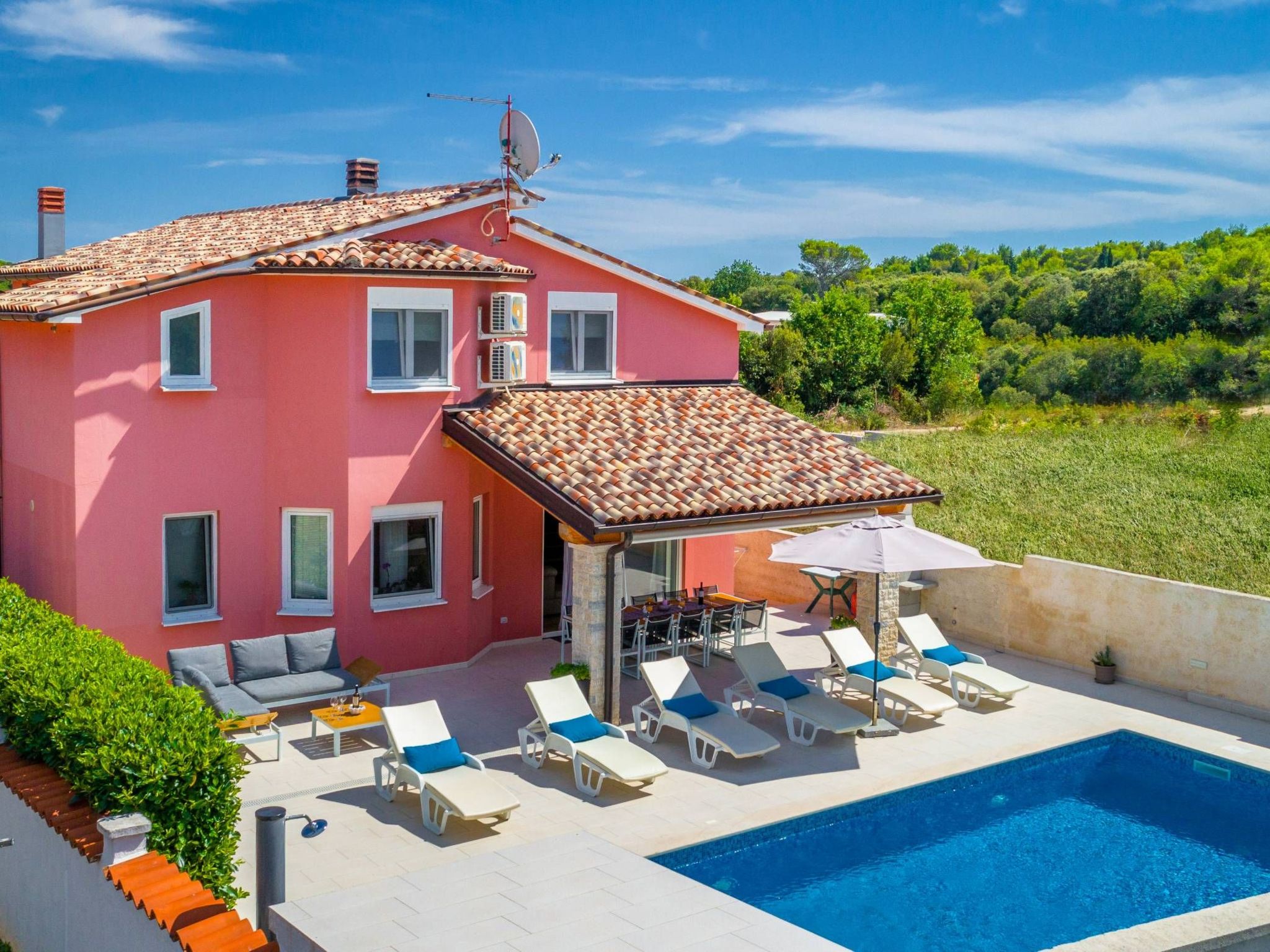 Family villa Nicole-Image-tags.info