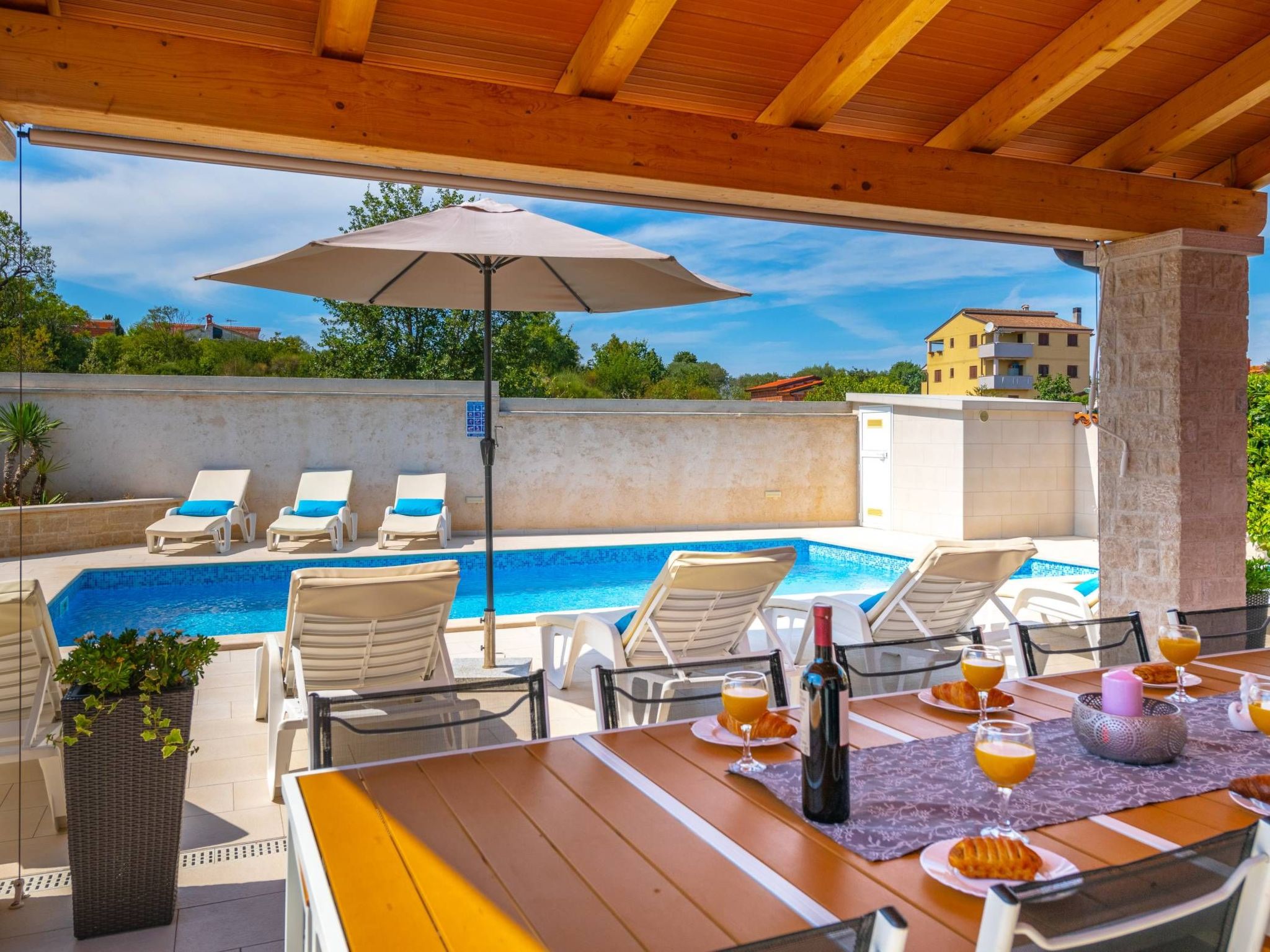 Family villa Nicole-Image-tags.info