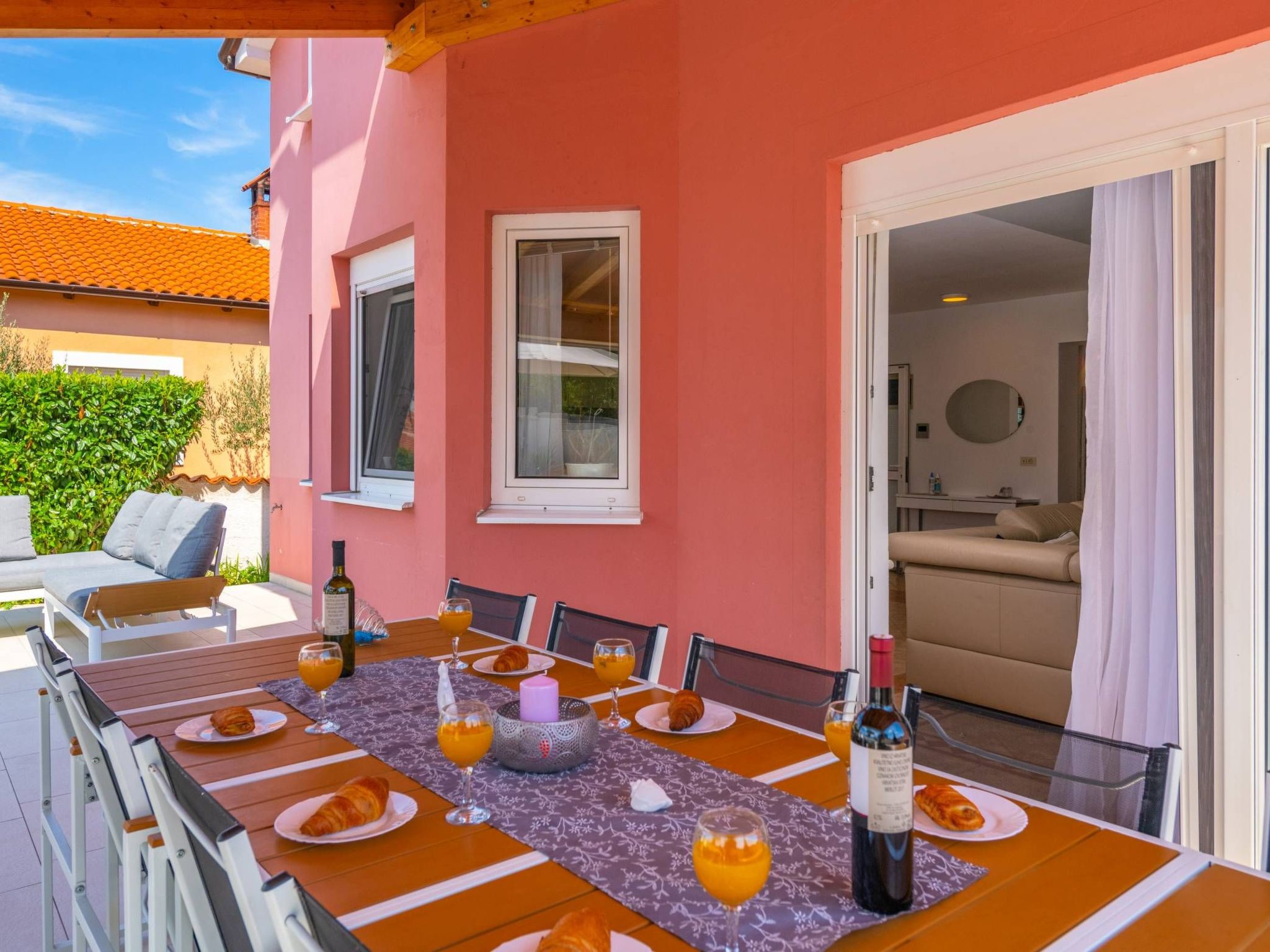 Family villa Nicole-Image-tags.info