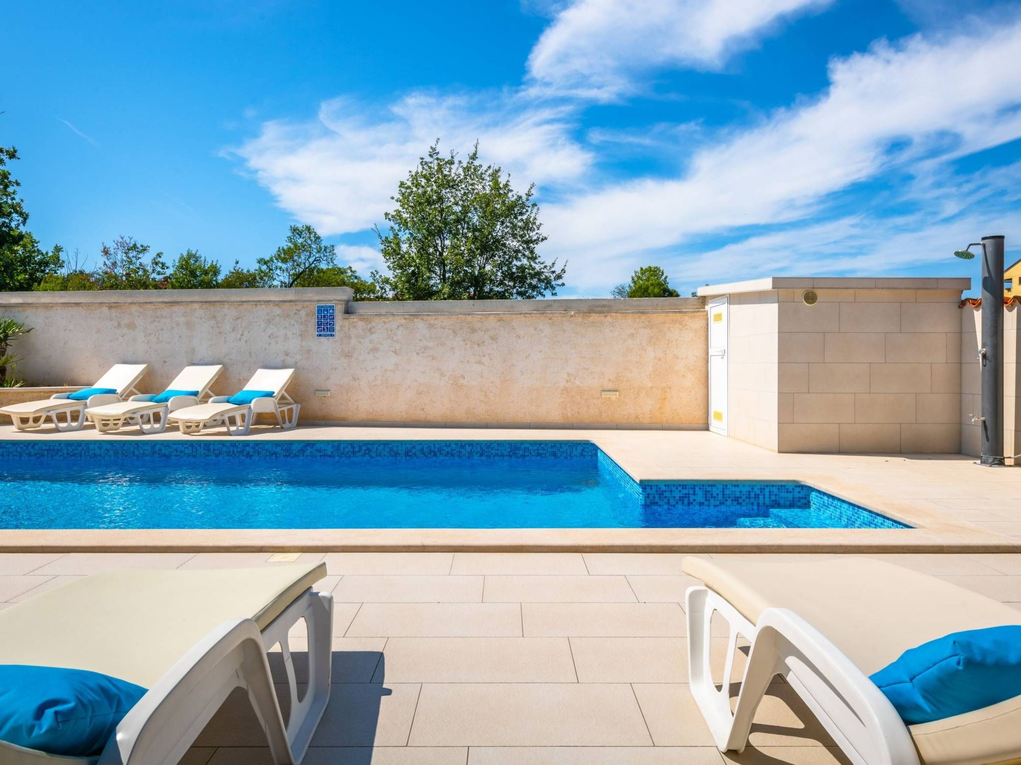 Family villa Nicole-Image-tags.info