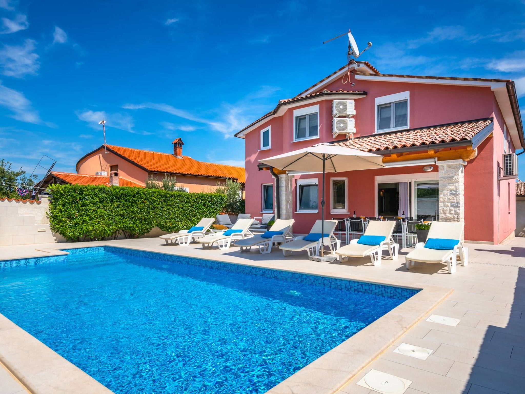 Family villa Nicole-Image-tags.info