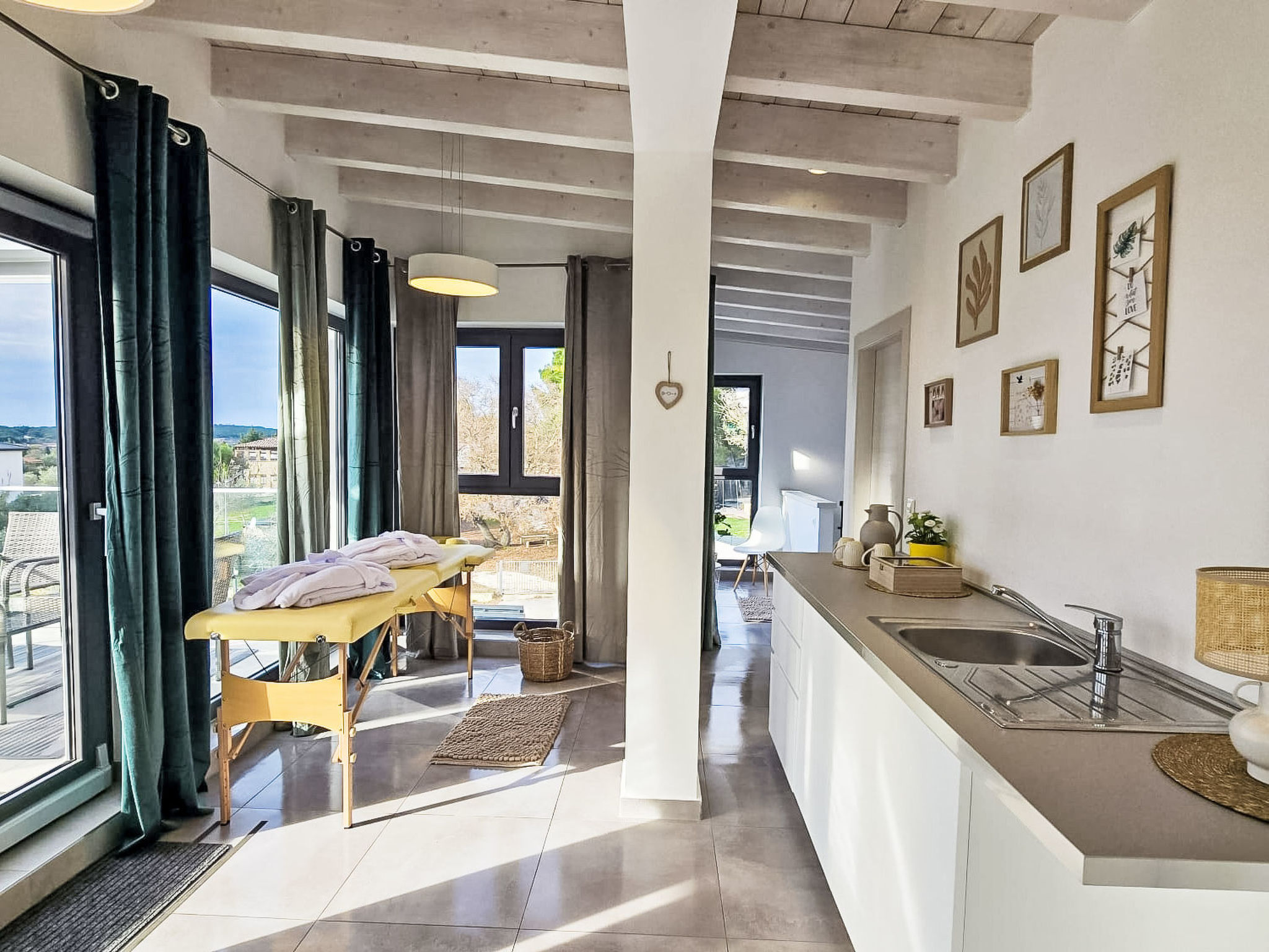 Kitchen / Dining Room