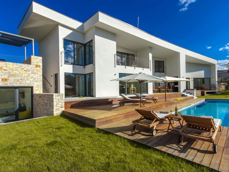 Luxe vakantiehuis in Bokordici met privézwembad voor 9 personen in Bokordici