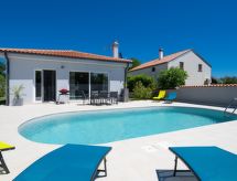Villa Sofia in Bokordići: moderne vrijstaande villa met privézwembad nabij golfbaan - thumbnail 2