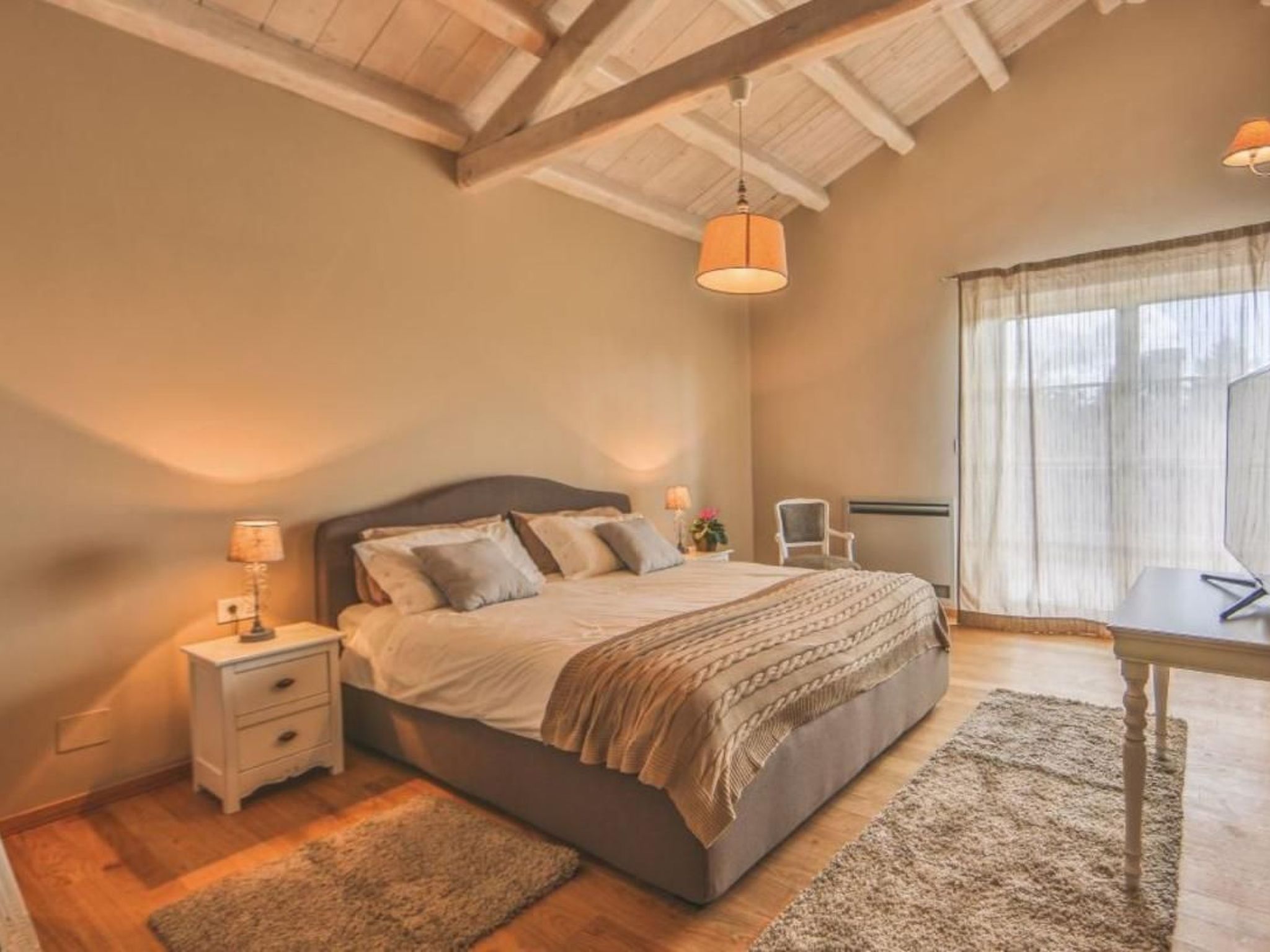 Mit Whirlpool und Sauna-Binnen