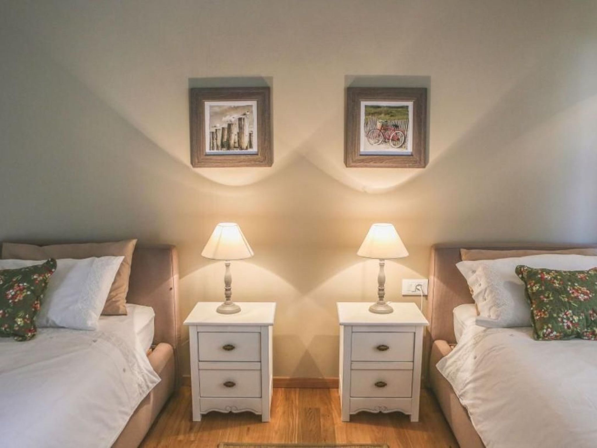 Mit Whirlpool und Sauna-Binnen