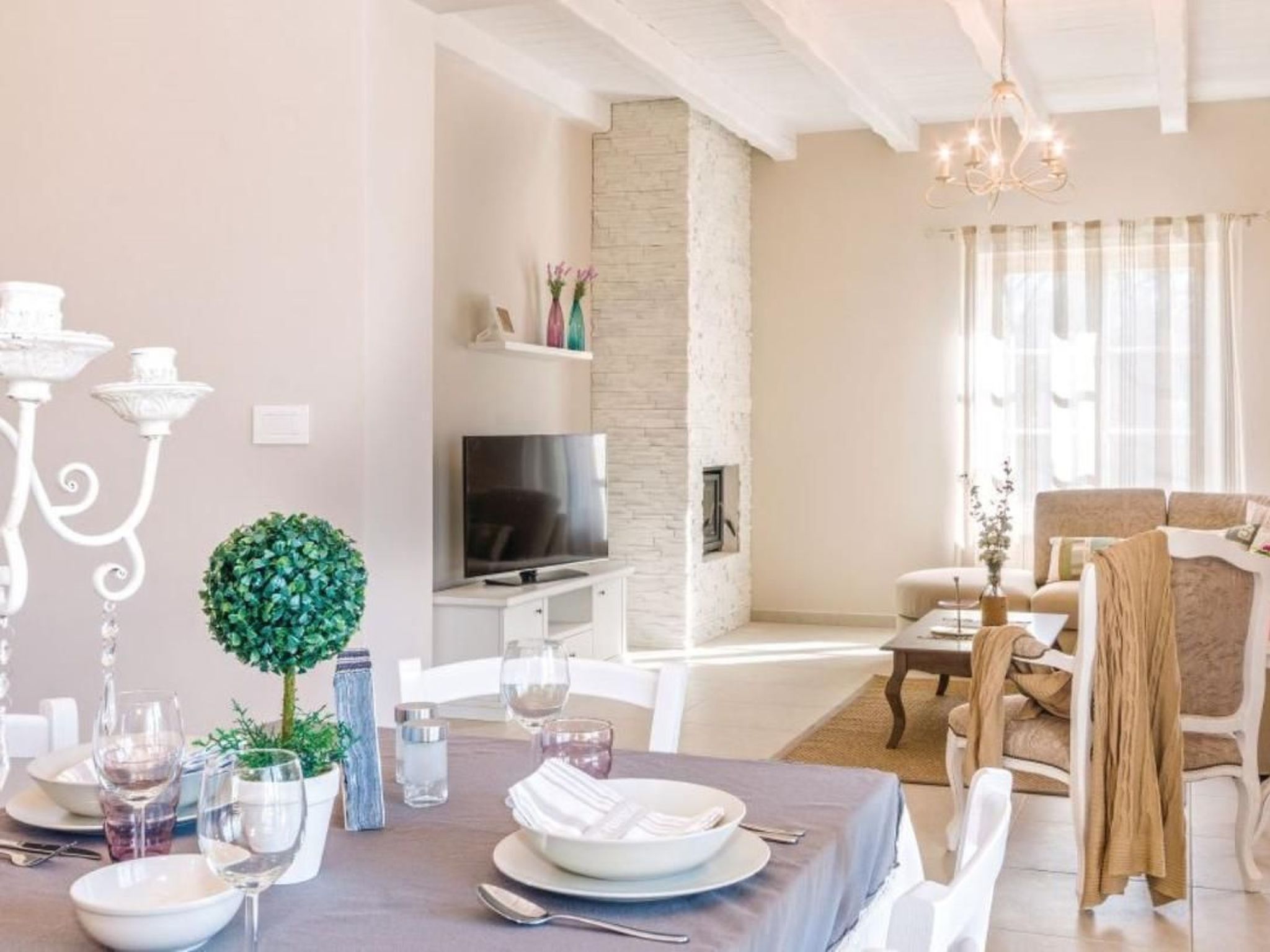 Mit Whirlpool und Sauna-Binnen