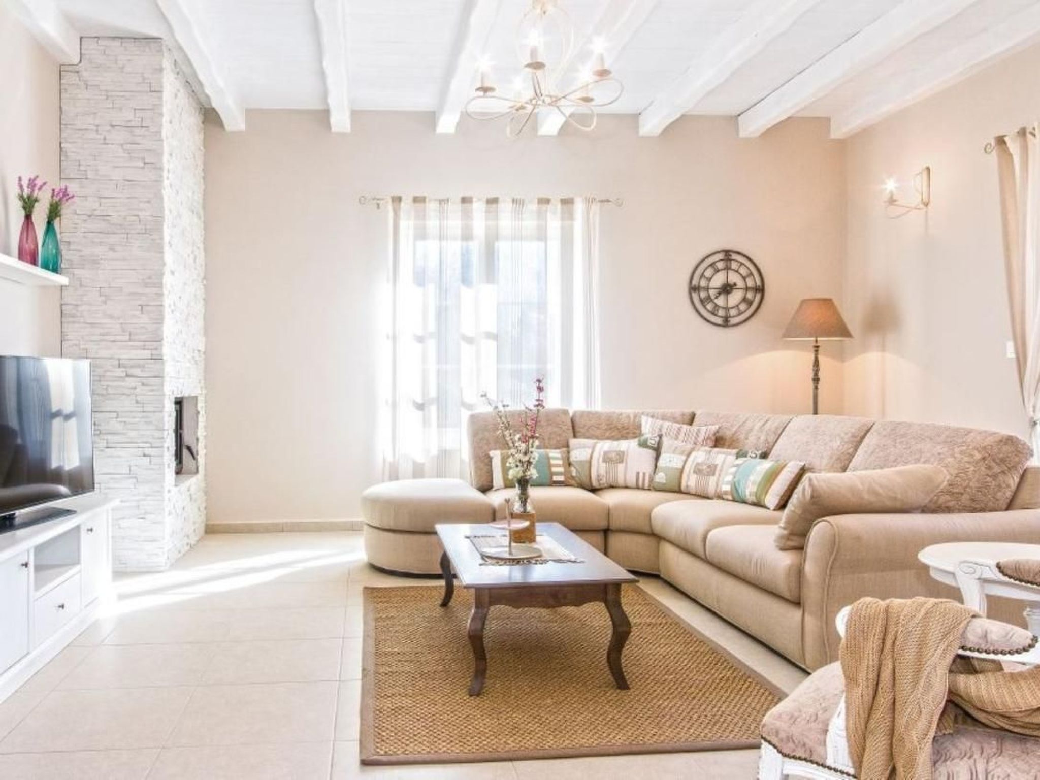 Mit Whirlpool und Sauna-Binnen