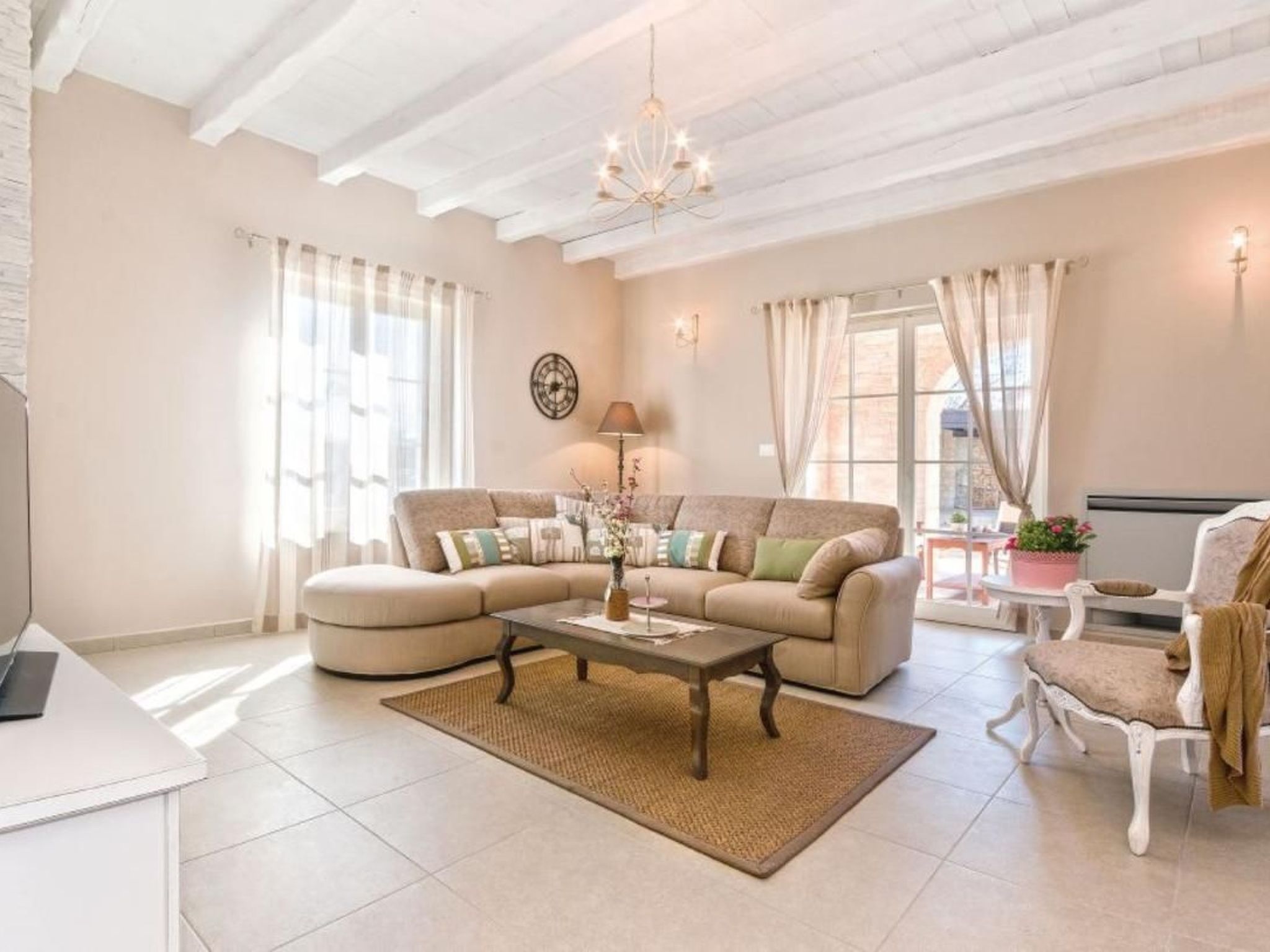 Mit Whirlpool und Sauna-Binnen