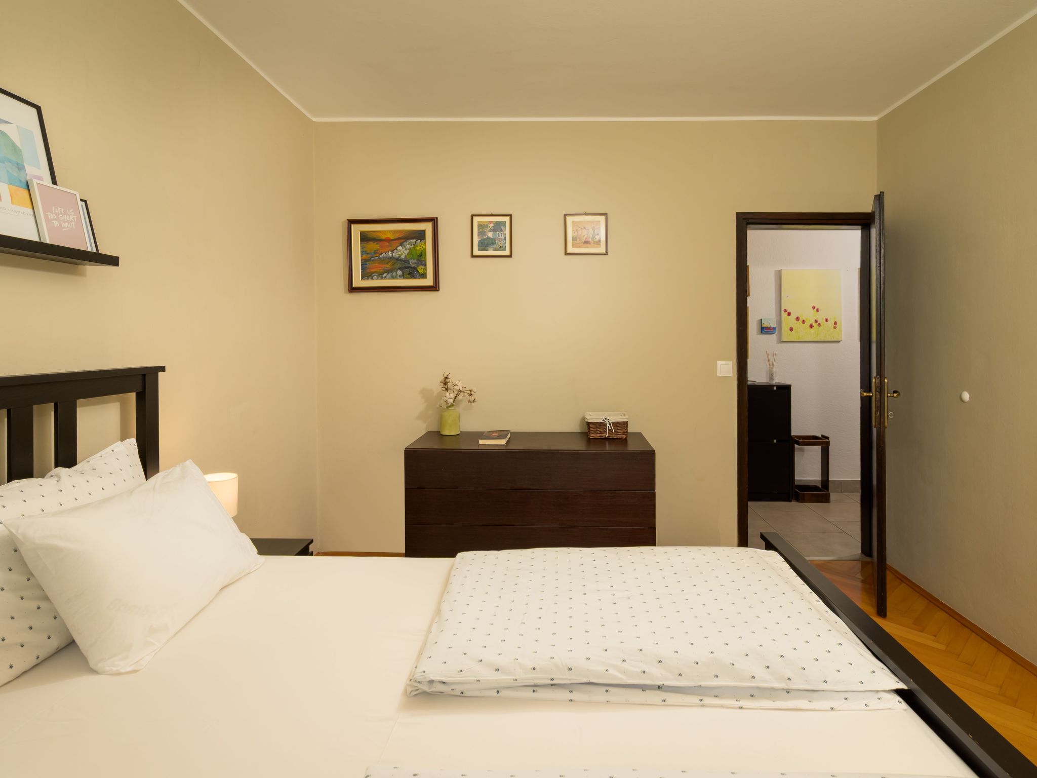 Sabina mit zwei Ferienwohnung und Pool - Image-tags.info